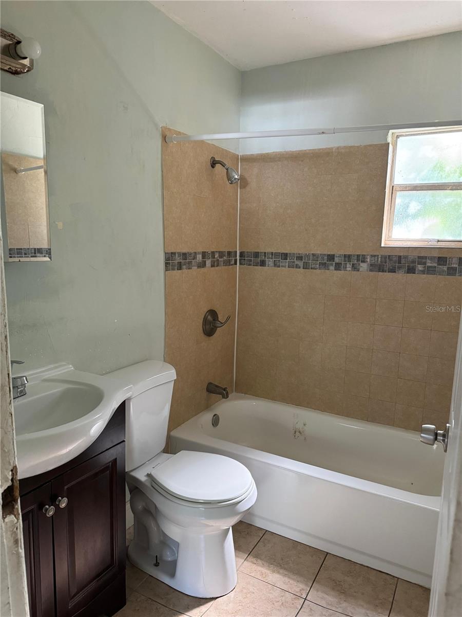 525 Sunset Dr Property Photo 8