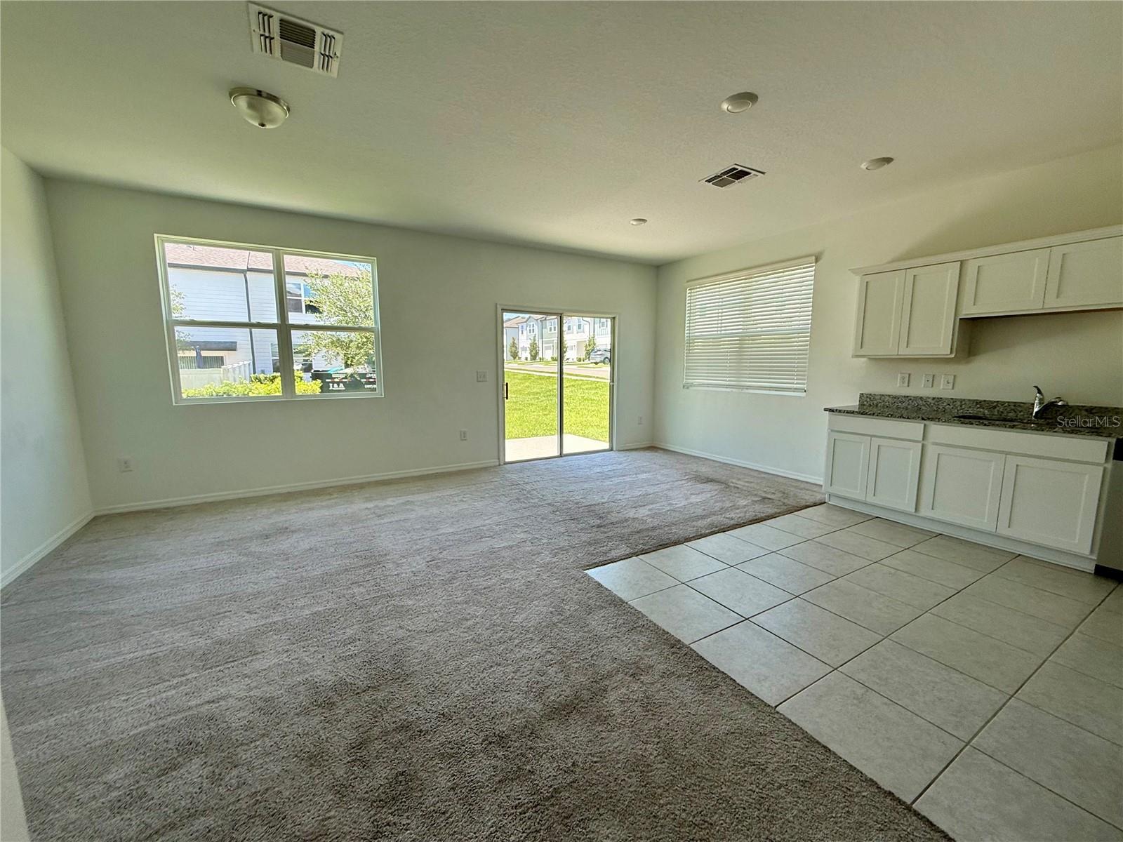 476 Madison Dr Property Photo 3