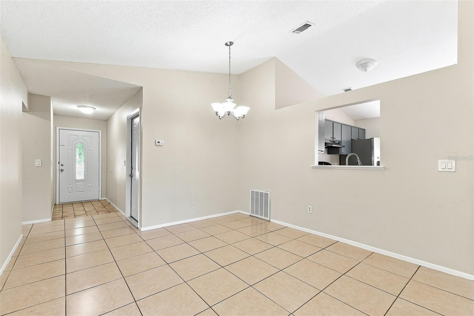 7720 Lakeside Woods Dr Property Photo 5