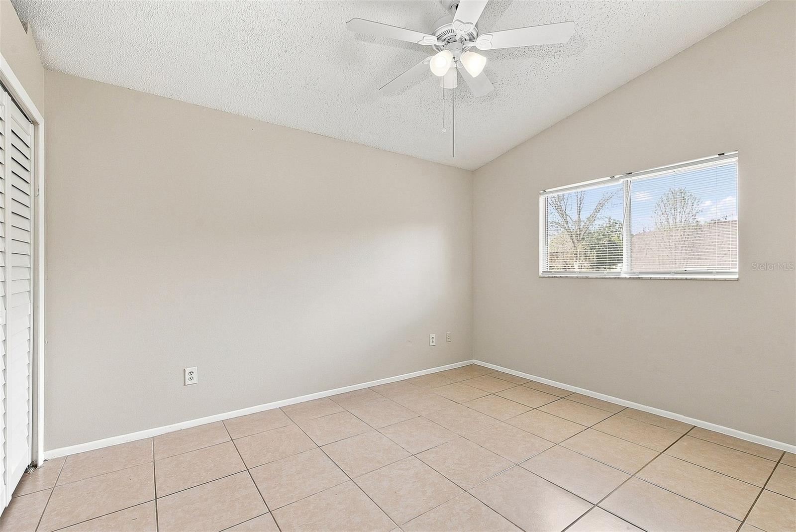 7720 Lakeside Woods Dr Property Photo 8