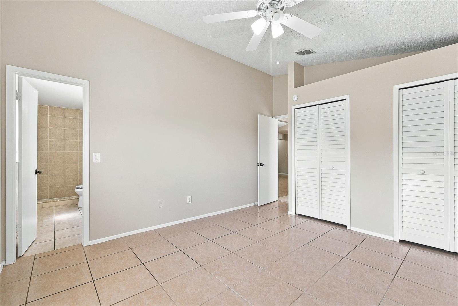 7720 Lakeside Woods Dr Property Photo 9