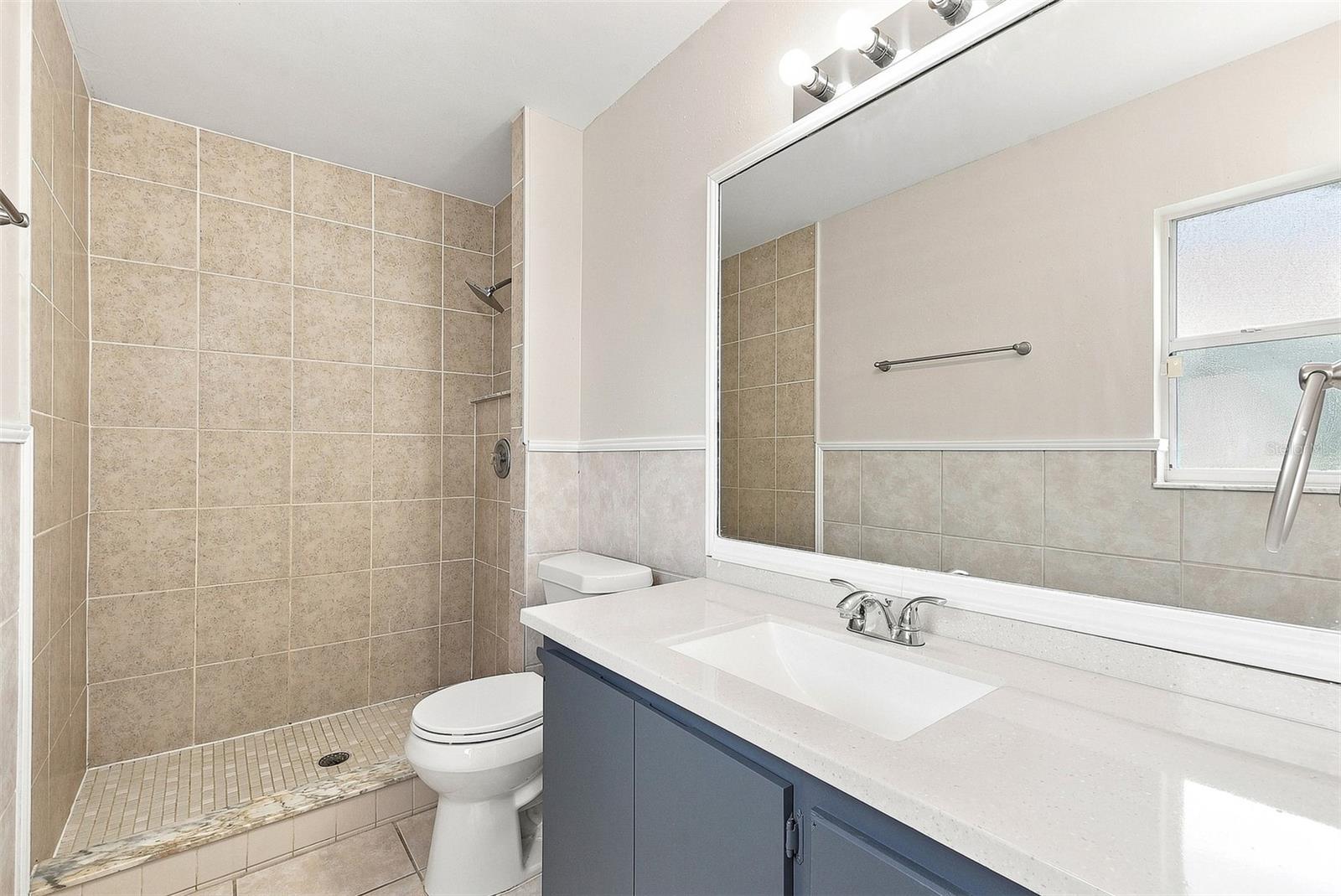 7720 Lakeside Woods Dr Property Photo 10