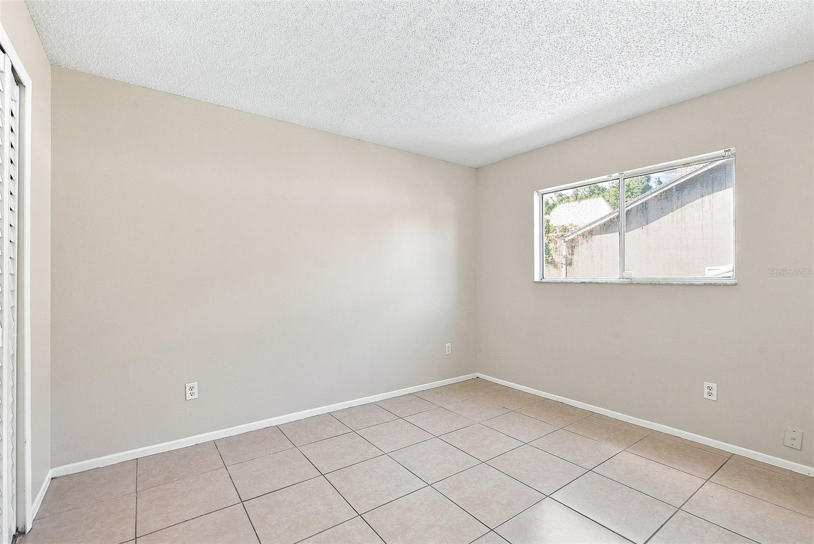 7720 Lakeside Woods Dr Property Photo 11