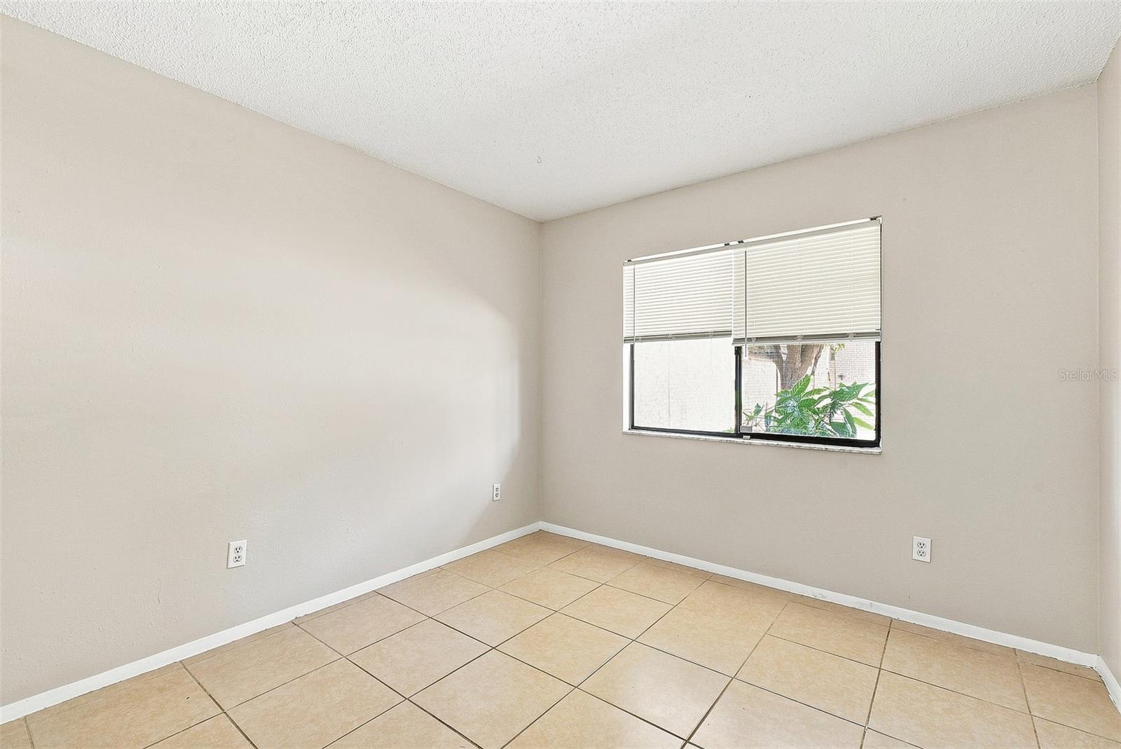7720 Lakeside Woods Dr Property Photo 12