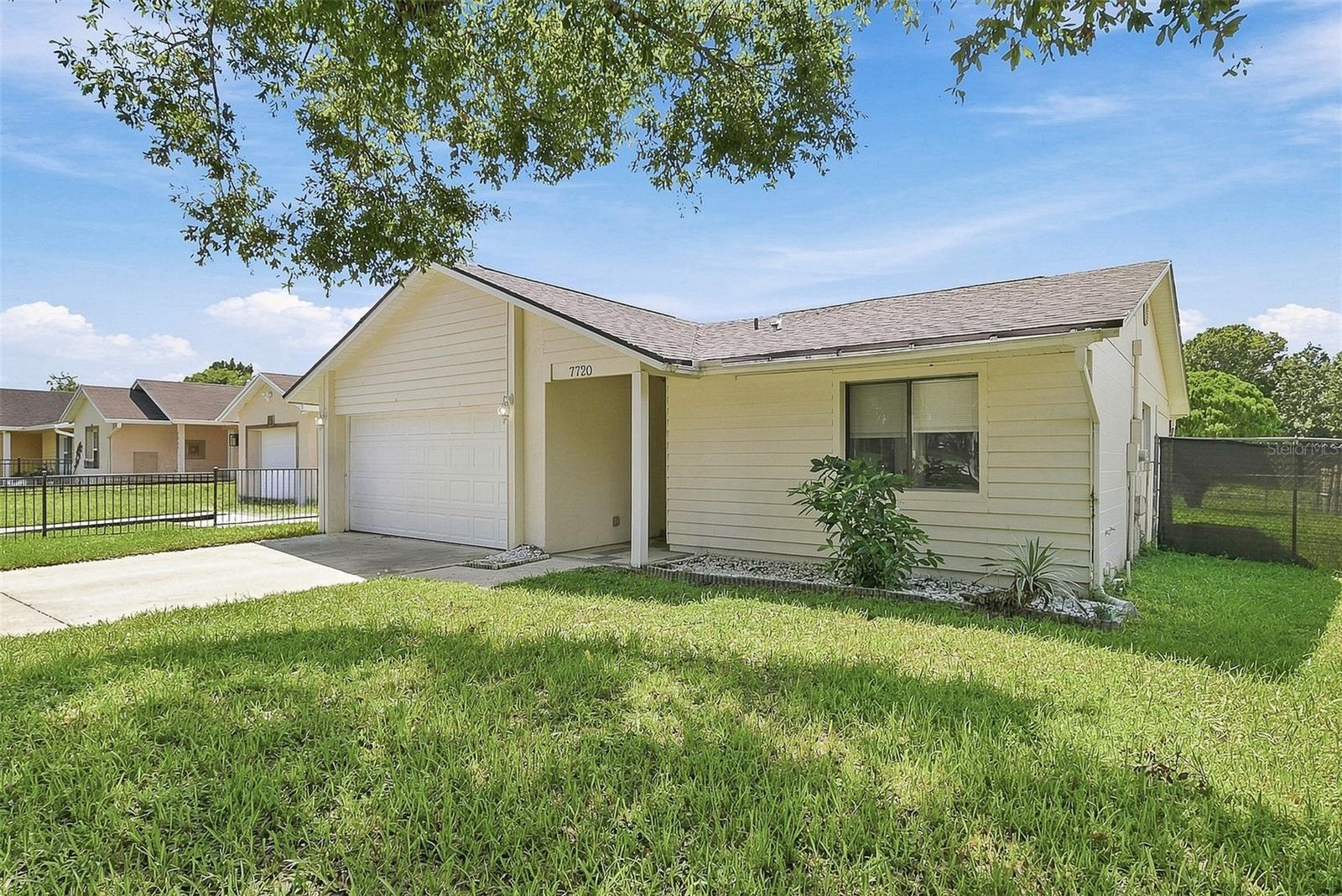 7720 Lakeside Woods Dr Property Photo 17
