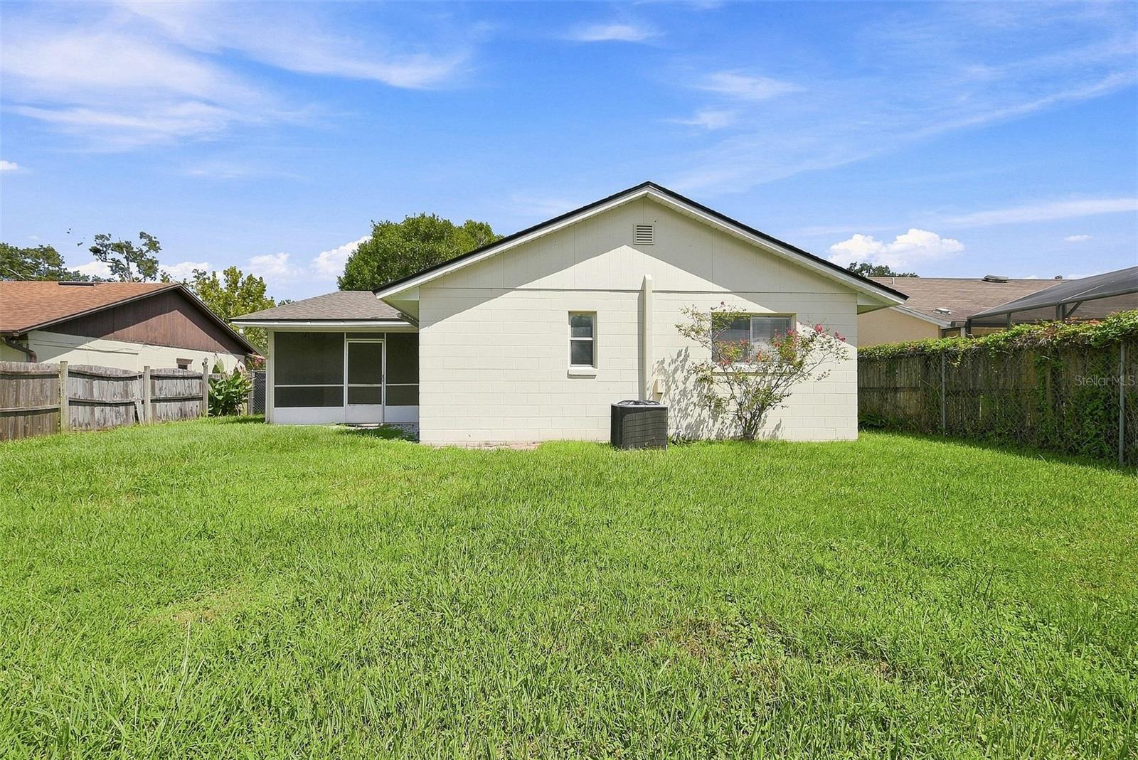 7720 Lakeside Woods Dr Property Photo 19