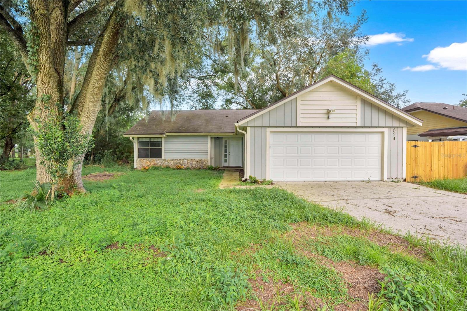 654 Cypress Ln Property Photo 1