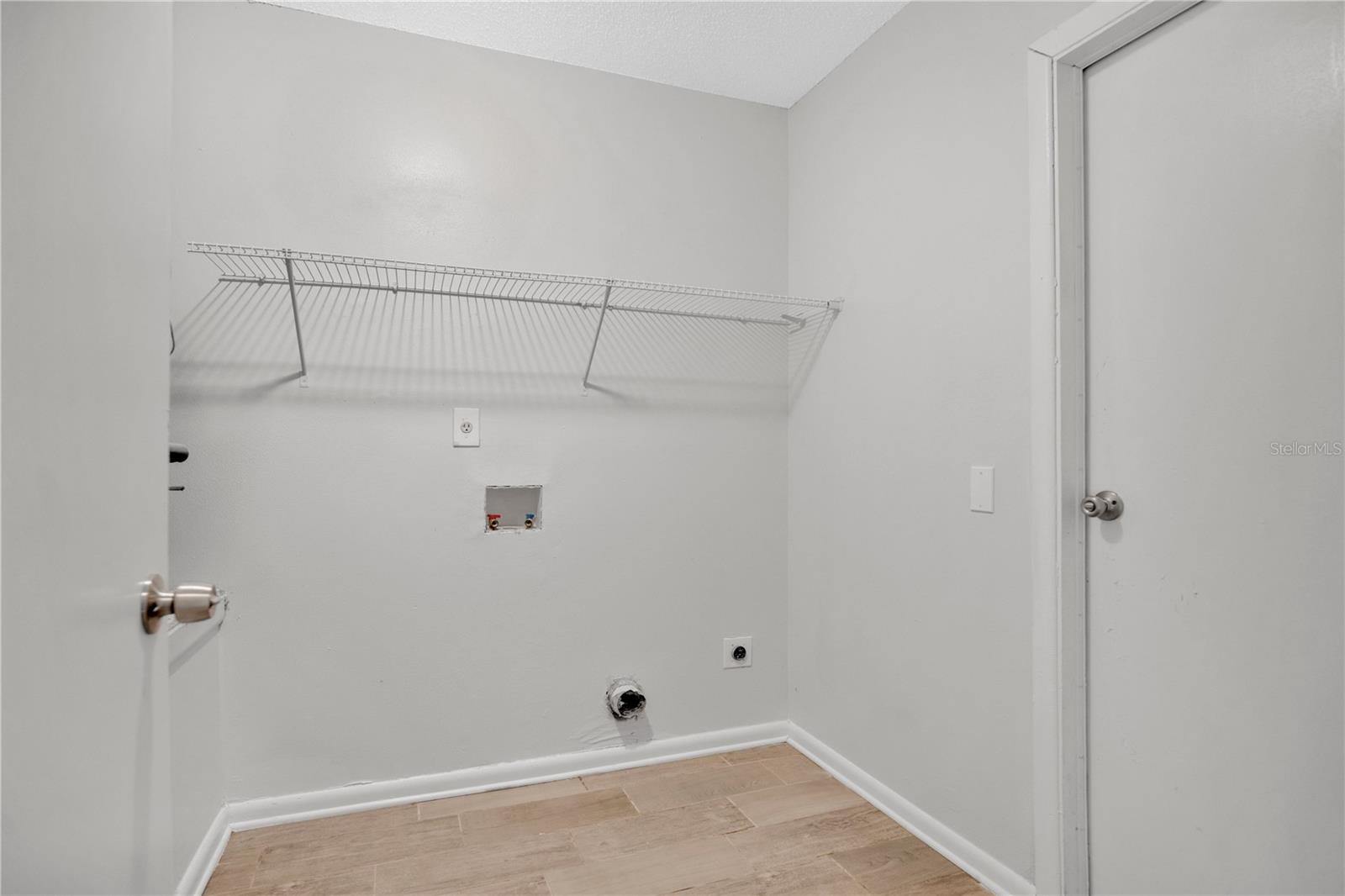 654 Cypress Ln Property Photo 15