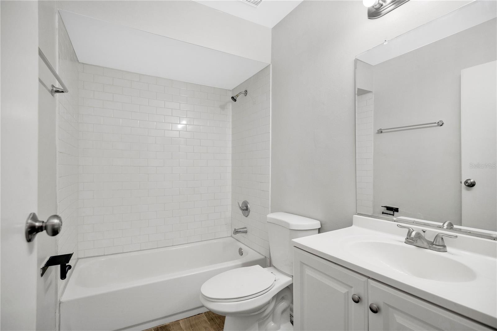 654 Cypress Ln Property Photo 18