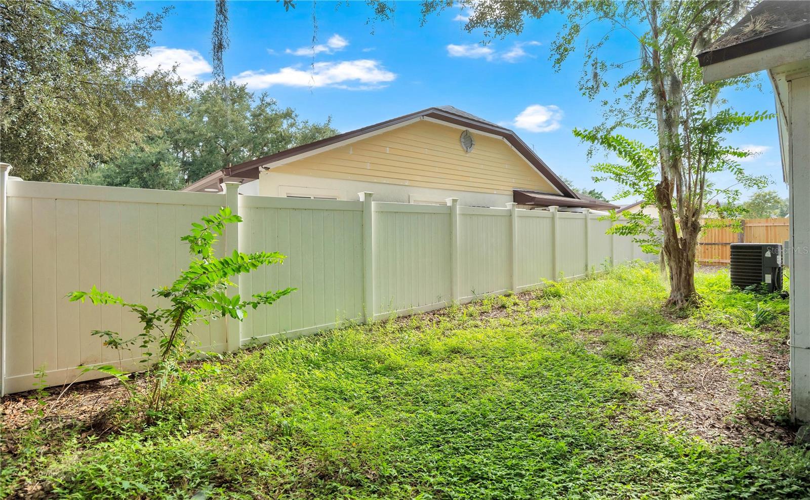 654 Cypress Ln Property Photo 26