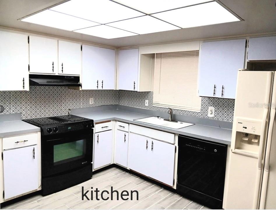 2734 Fireside Ct Property Photo 4