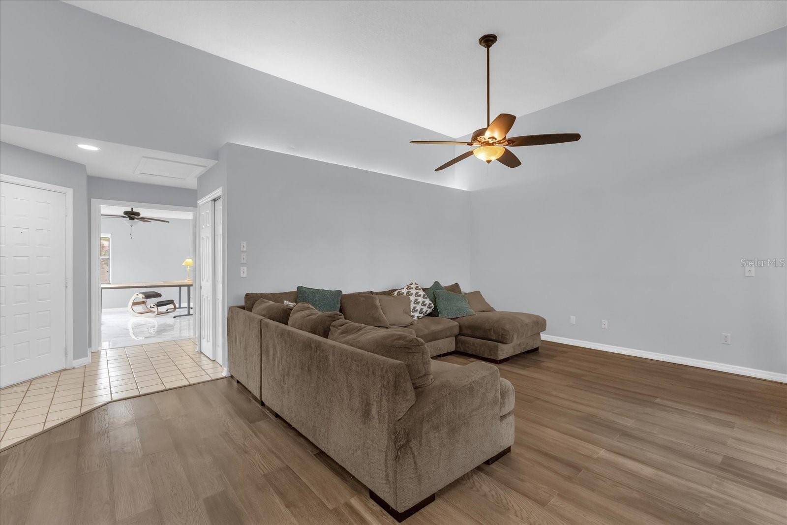 1313 Lake Willisara Cir #1313 Property Photo 10