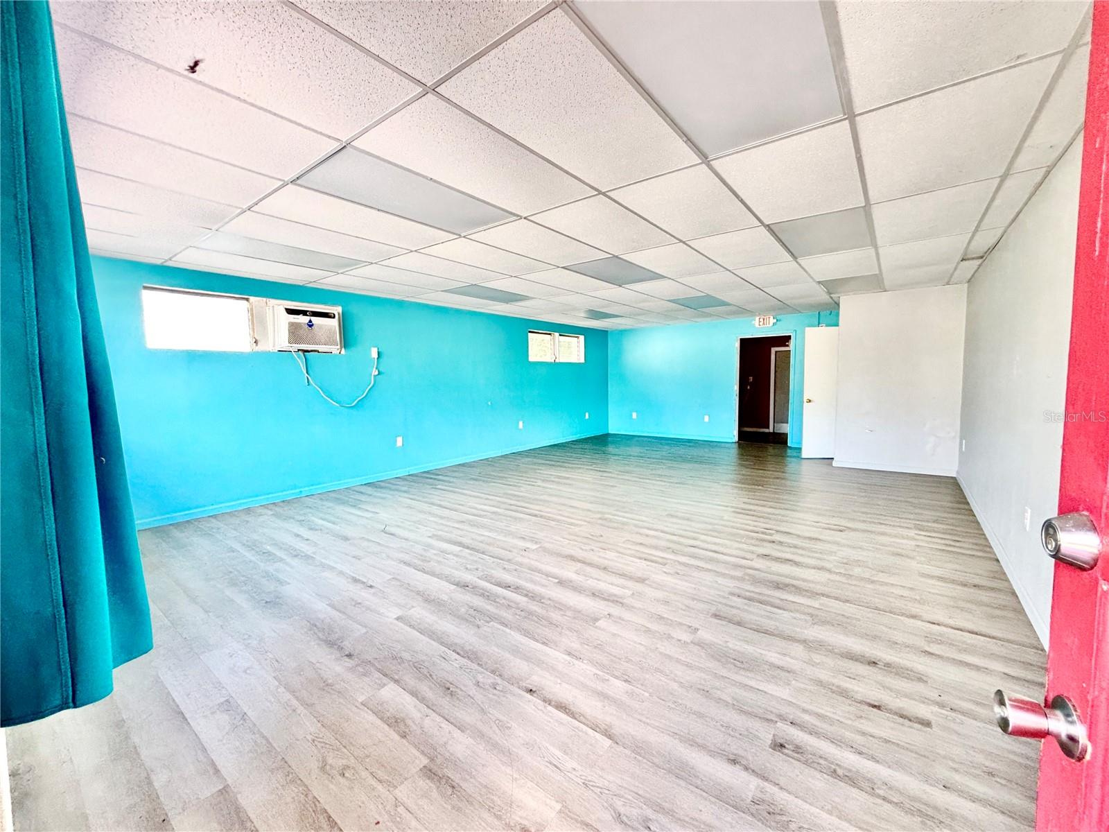 102 L B Brown Ave Property Photo 3
