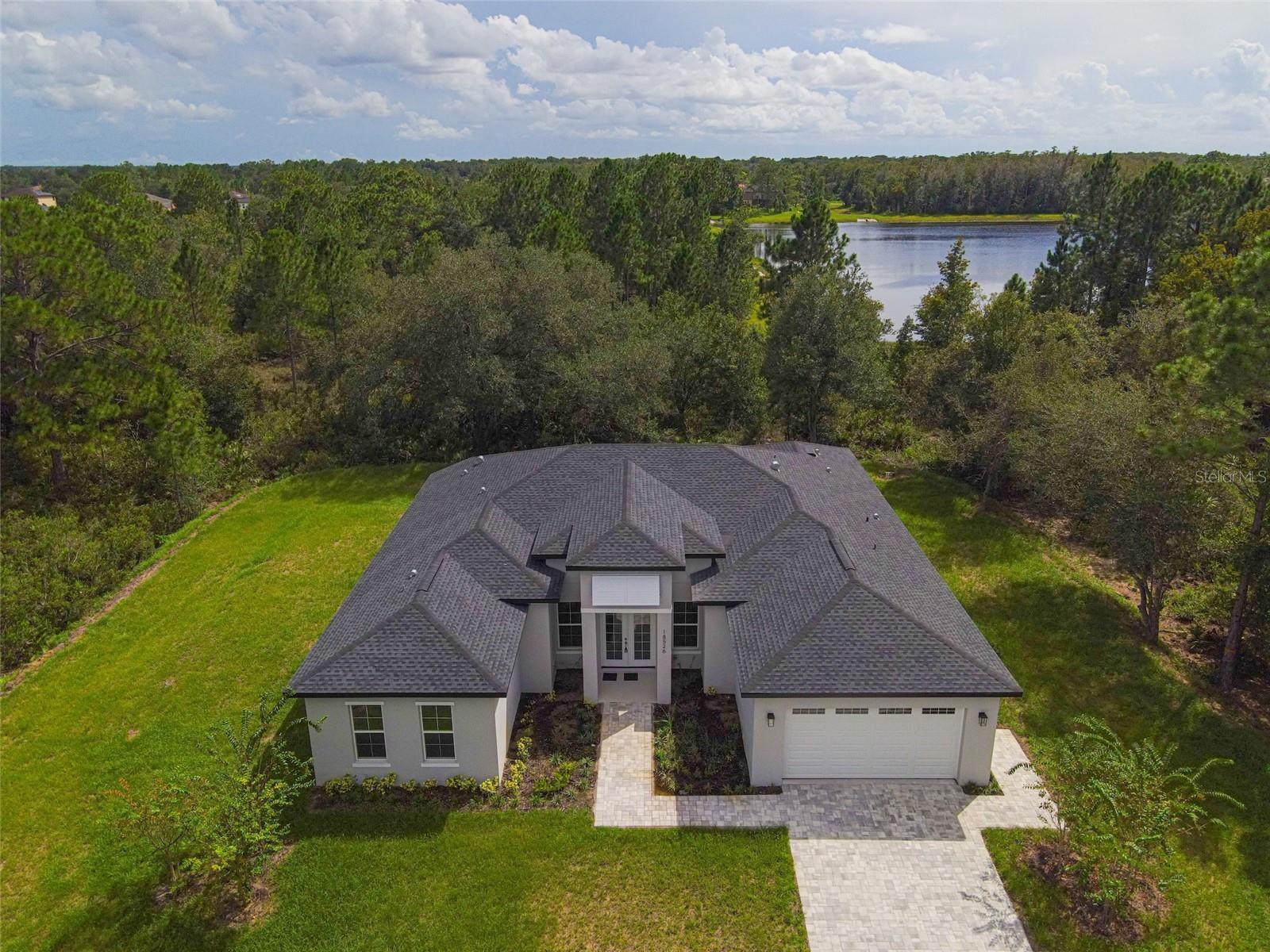 18526 Seaview St Property Photo 3