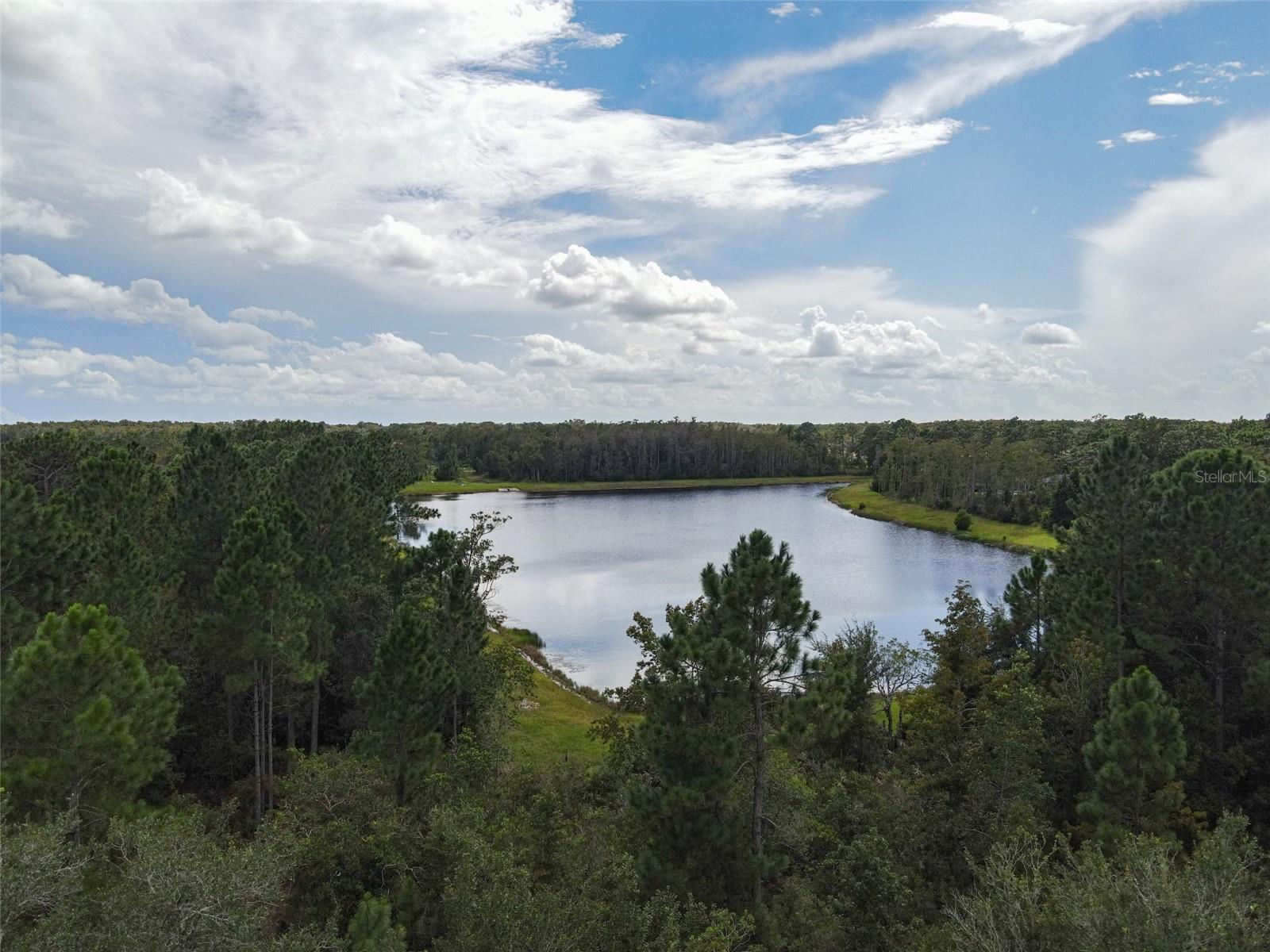 18526 Seaview St Property Photo 5