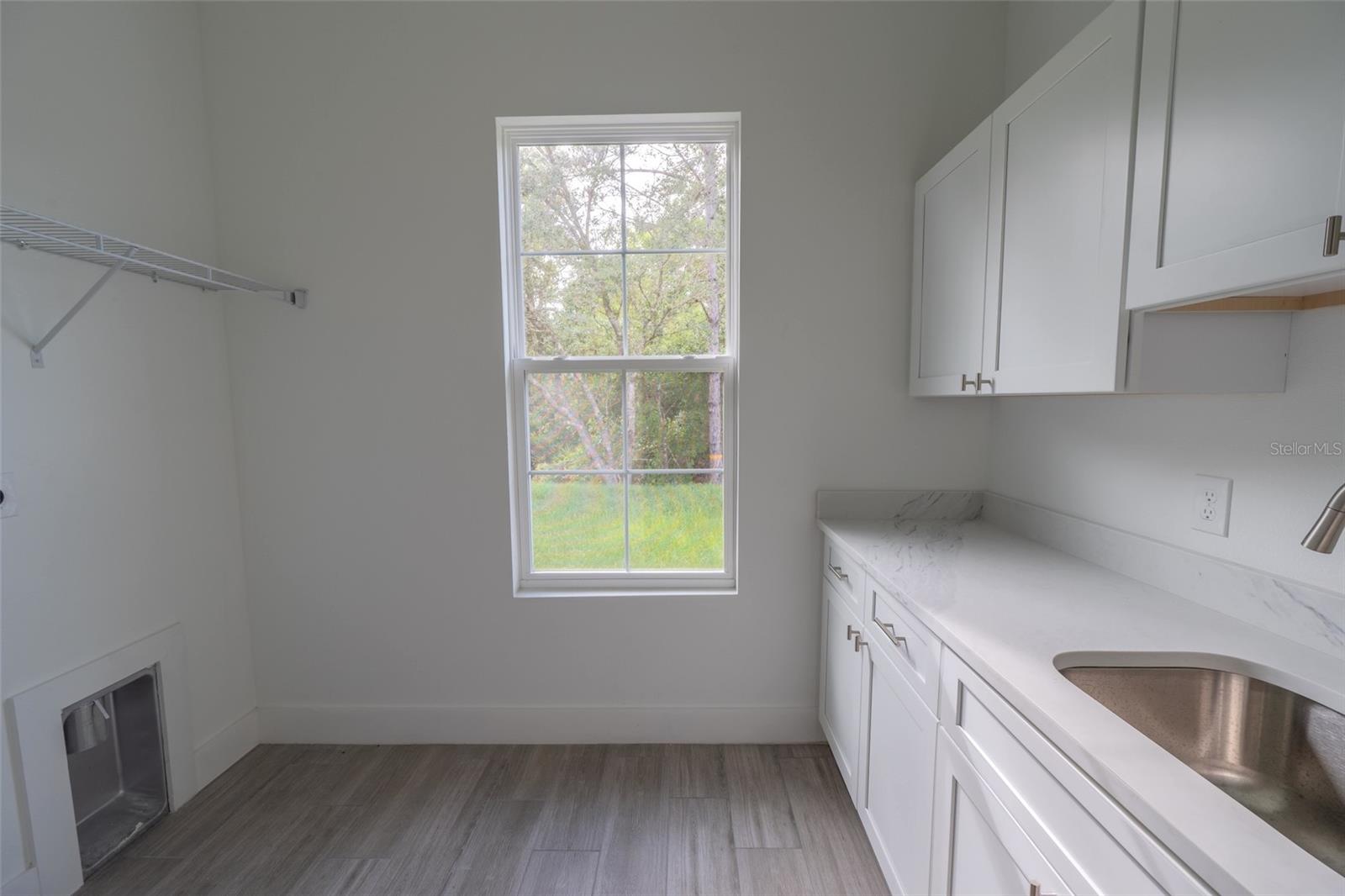 18526 Seaview St Property Photo 13
