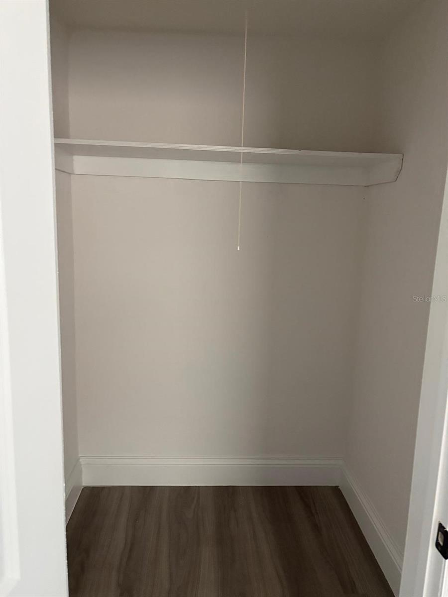 O6441874 Property Photo 11
