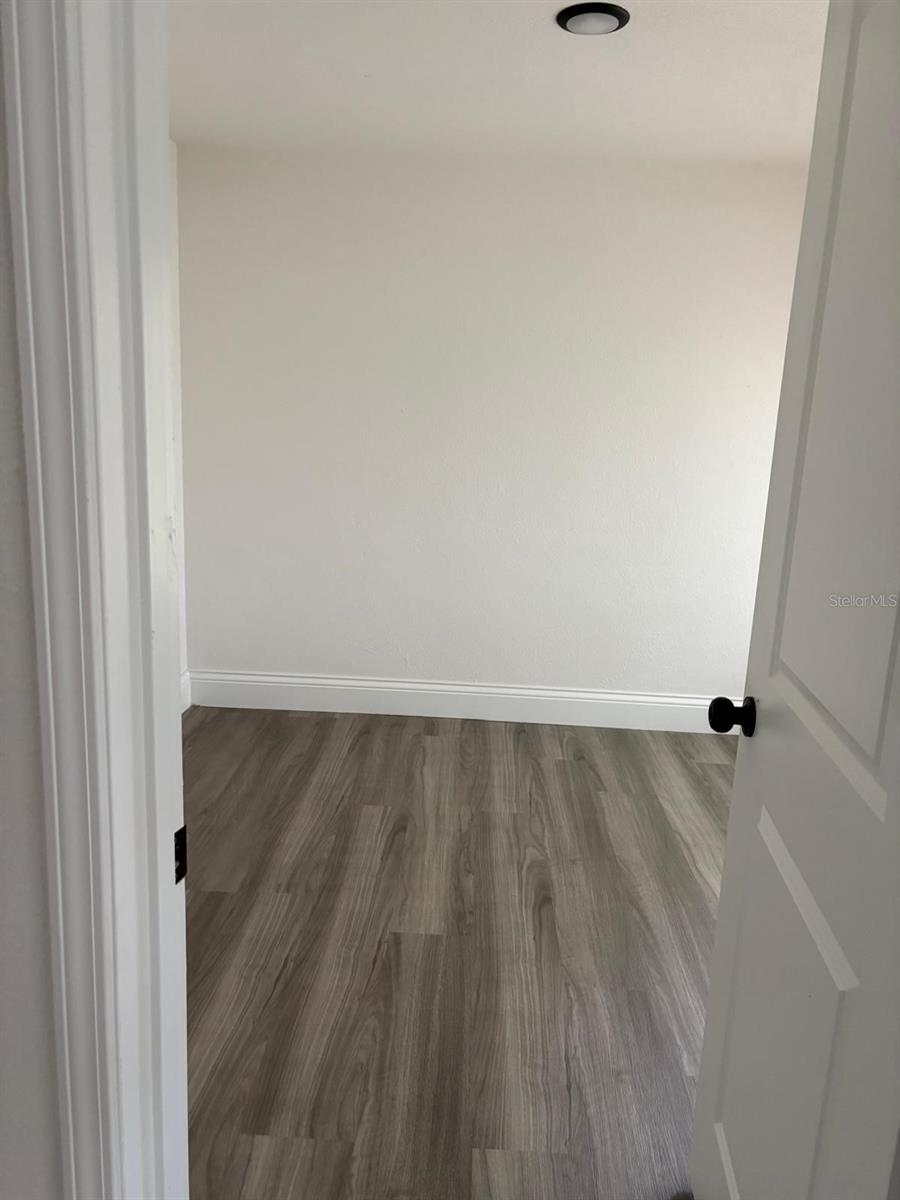 O6441874 Property Photo 14