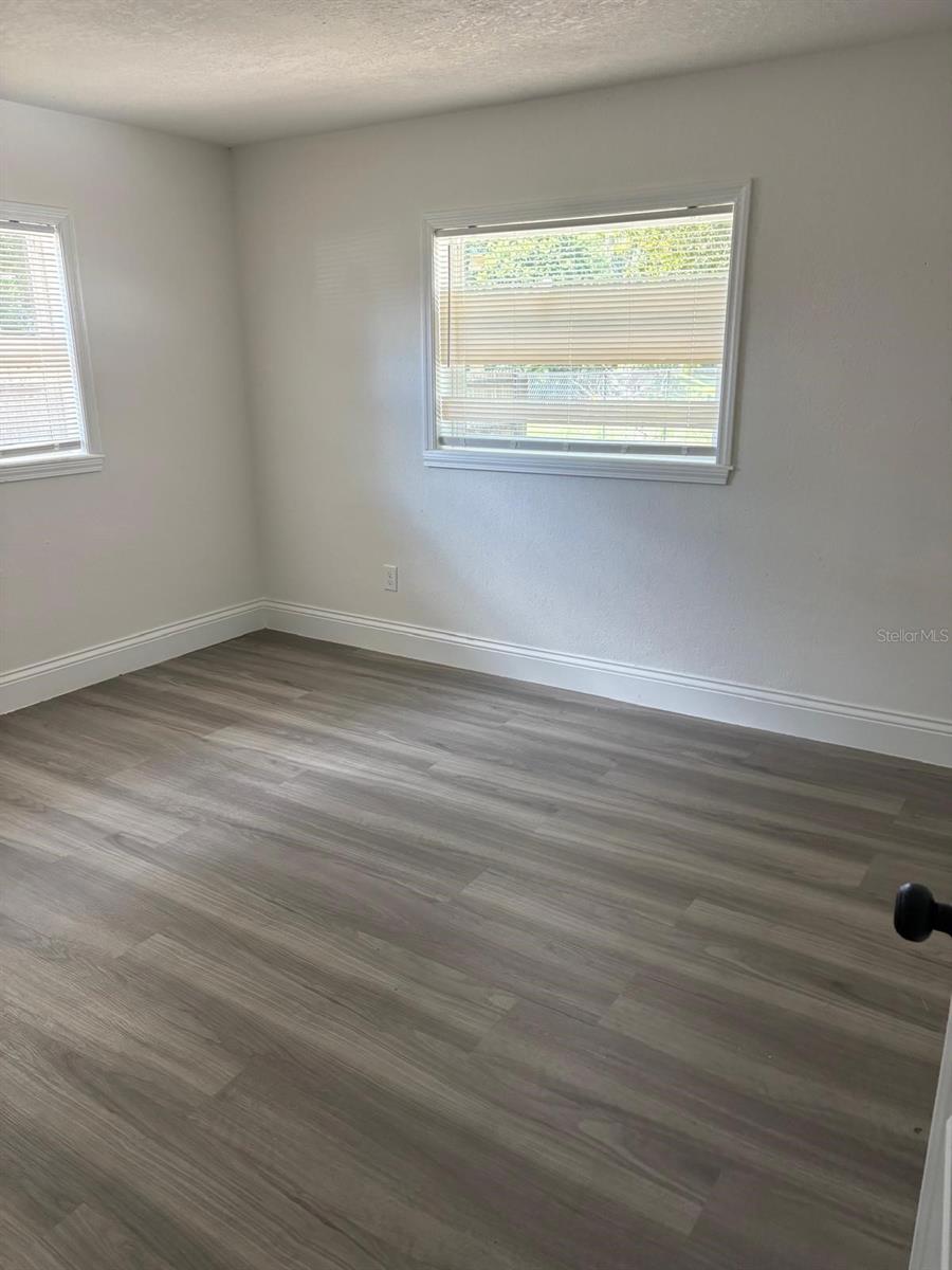 O6441874 Property Photo 16
