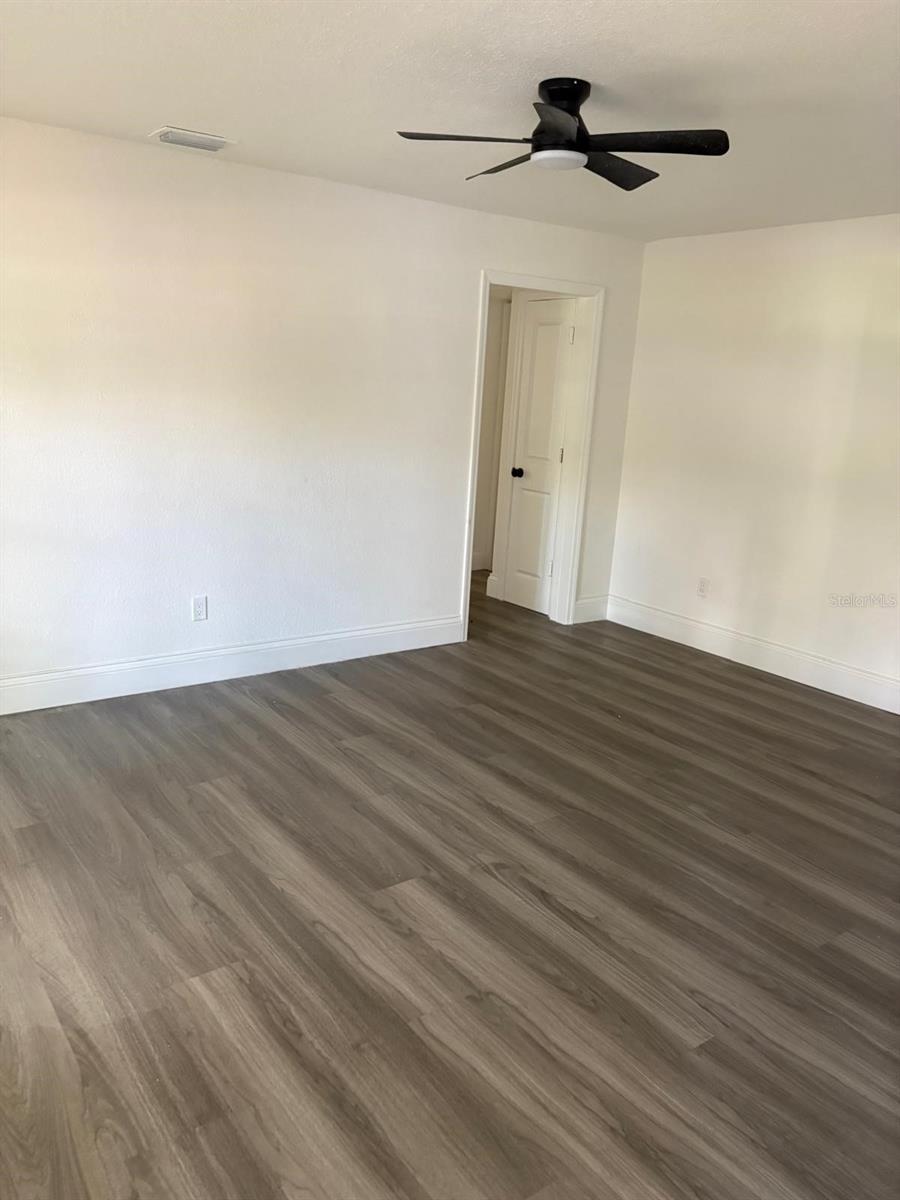 O6441874 Property Photo 18