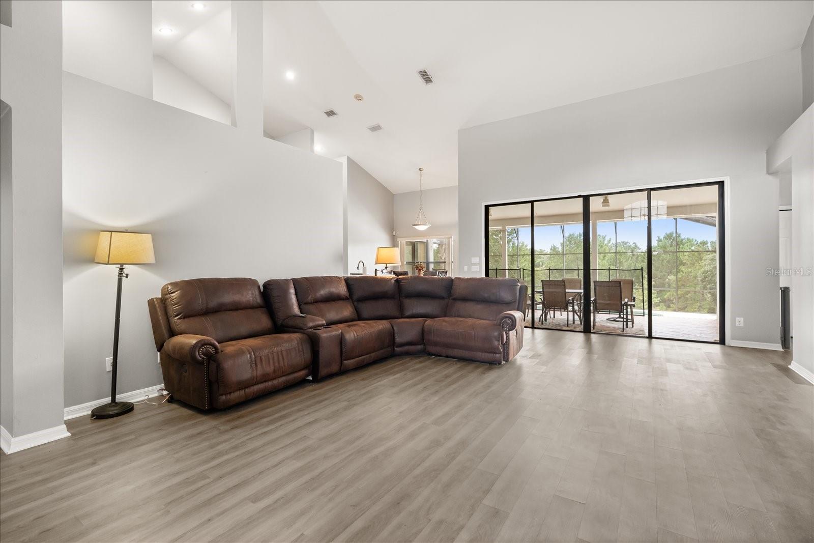 6839 Hidden Glade Pl Property Photo 5