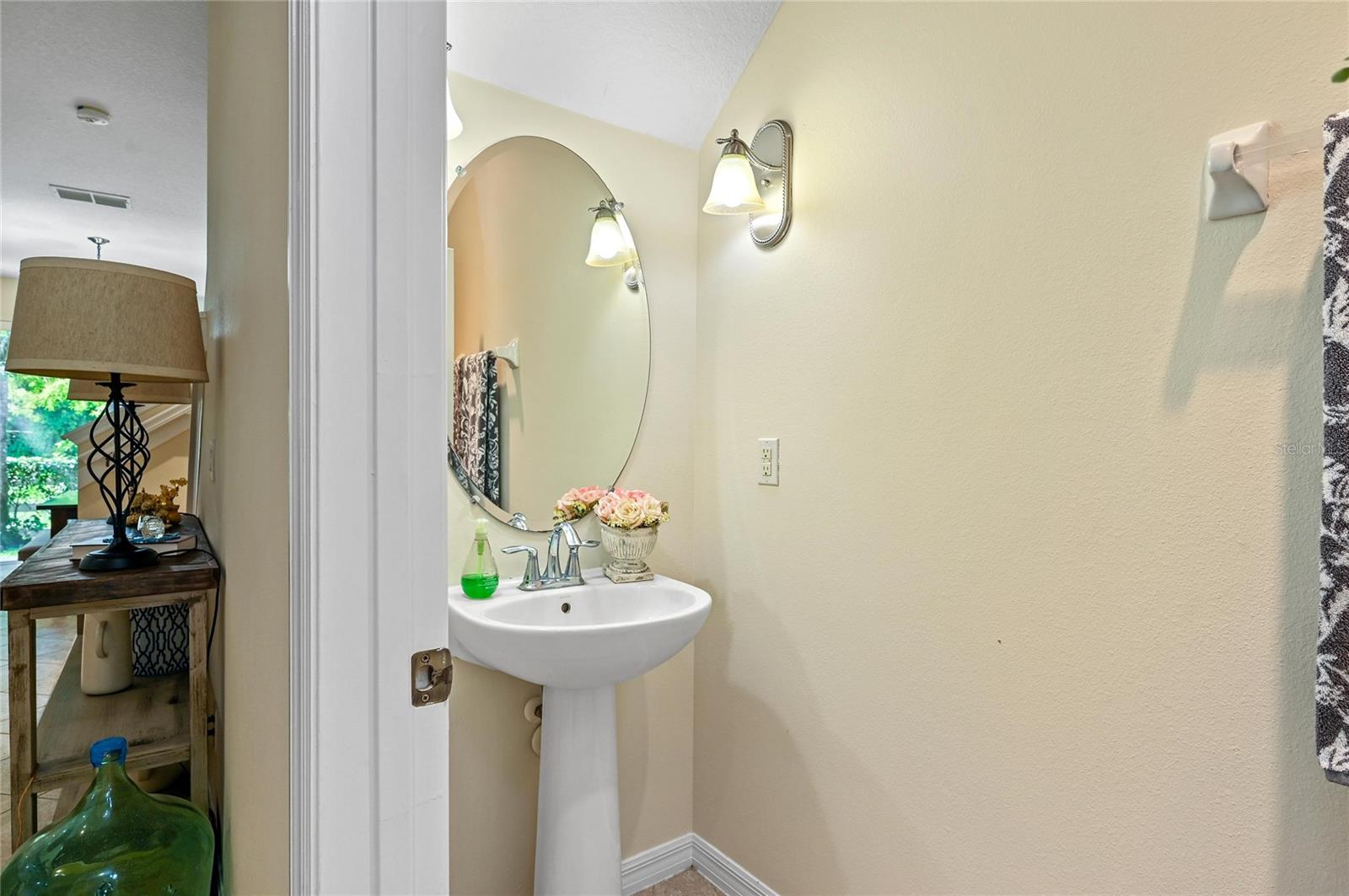 104 Canterbury Bell Dr Property Photo 7