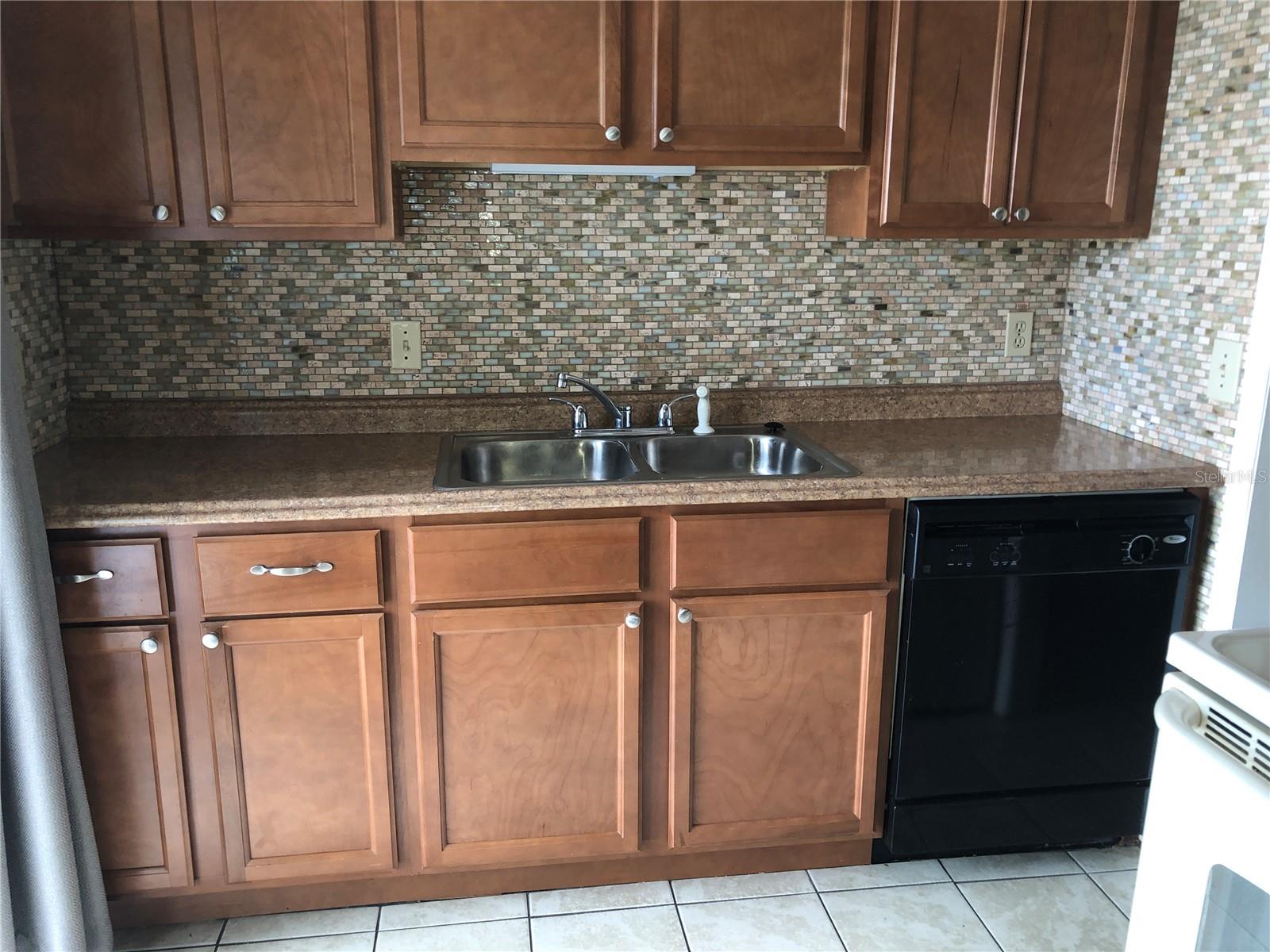 217 Acorn Dr Property Photo 6