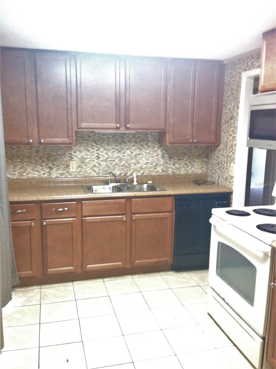 217 Acorn Dr Property Photo 8