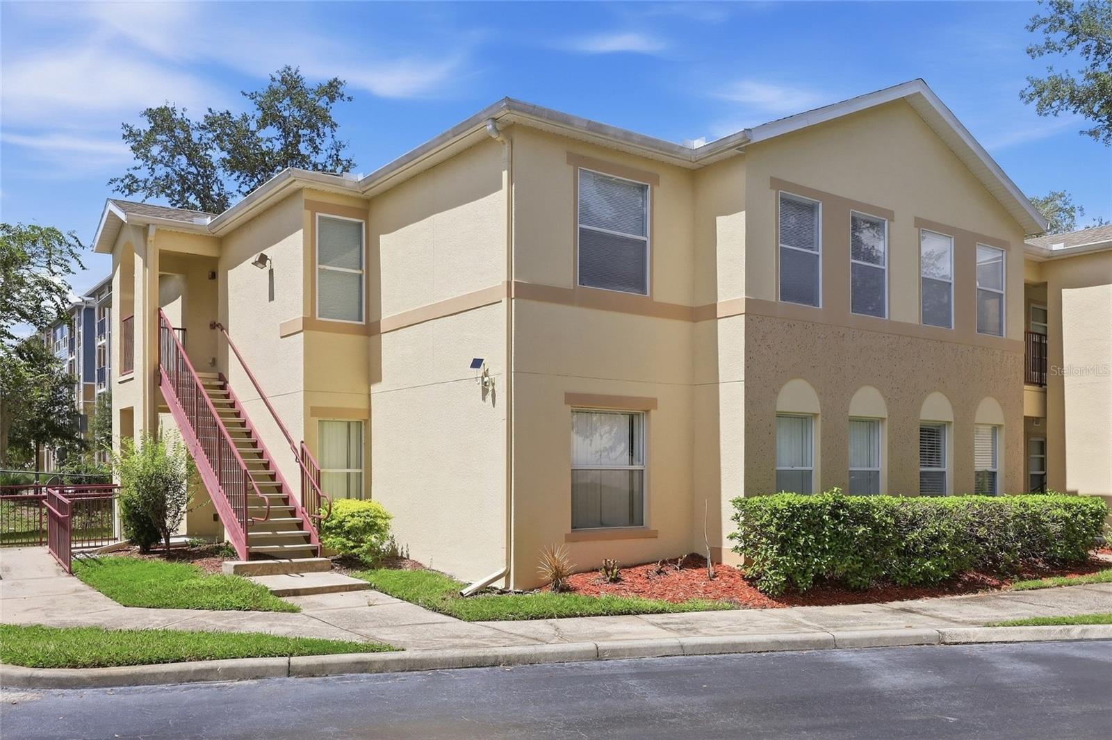 2718 Club Cortile Cir #b Property Photo 3