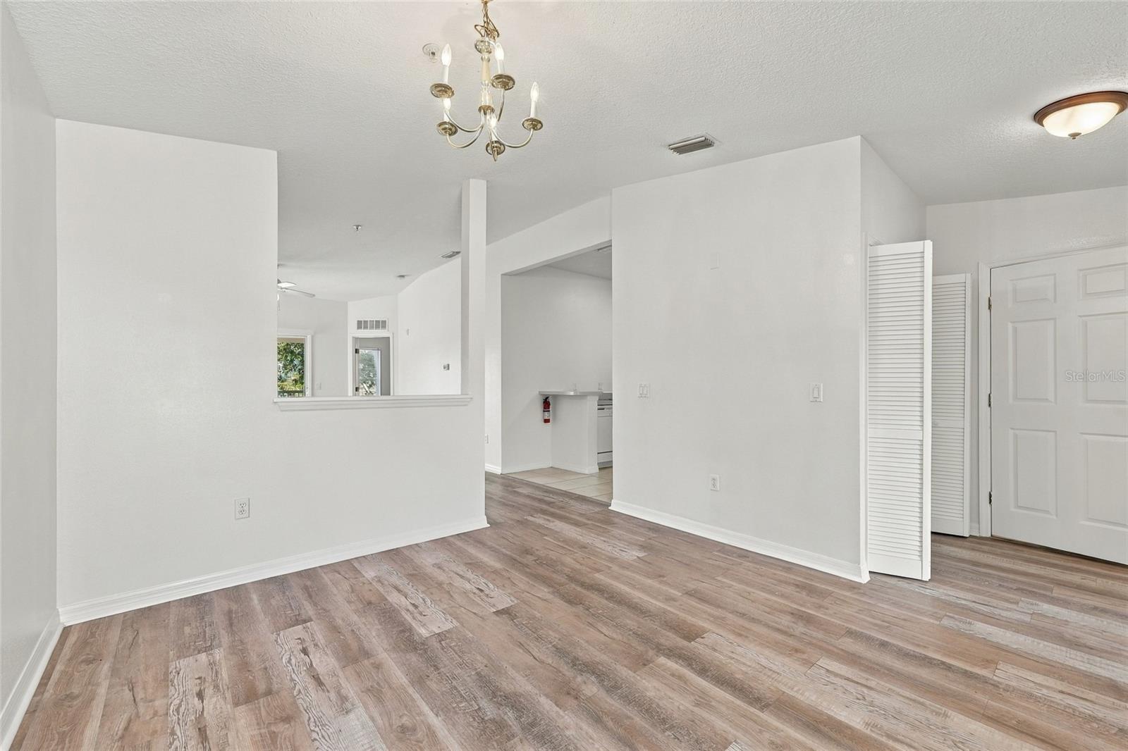 2718 Club Cortile Cir #b Property Photo 12
