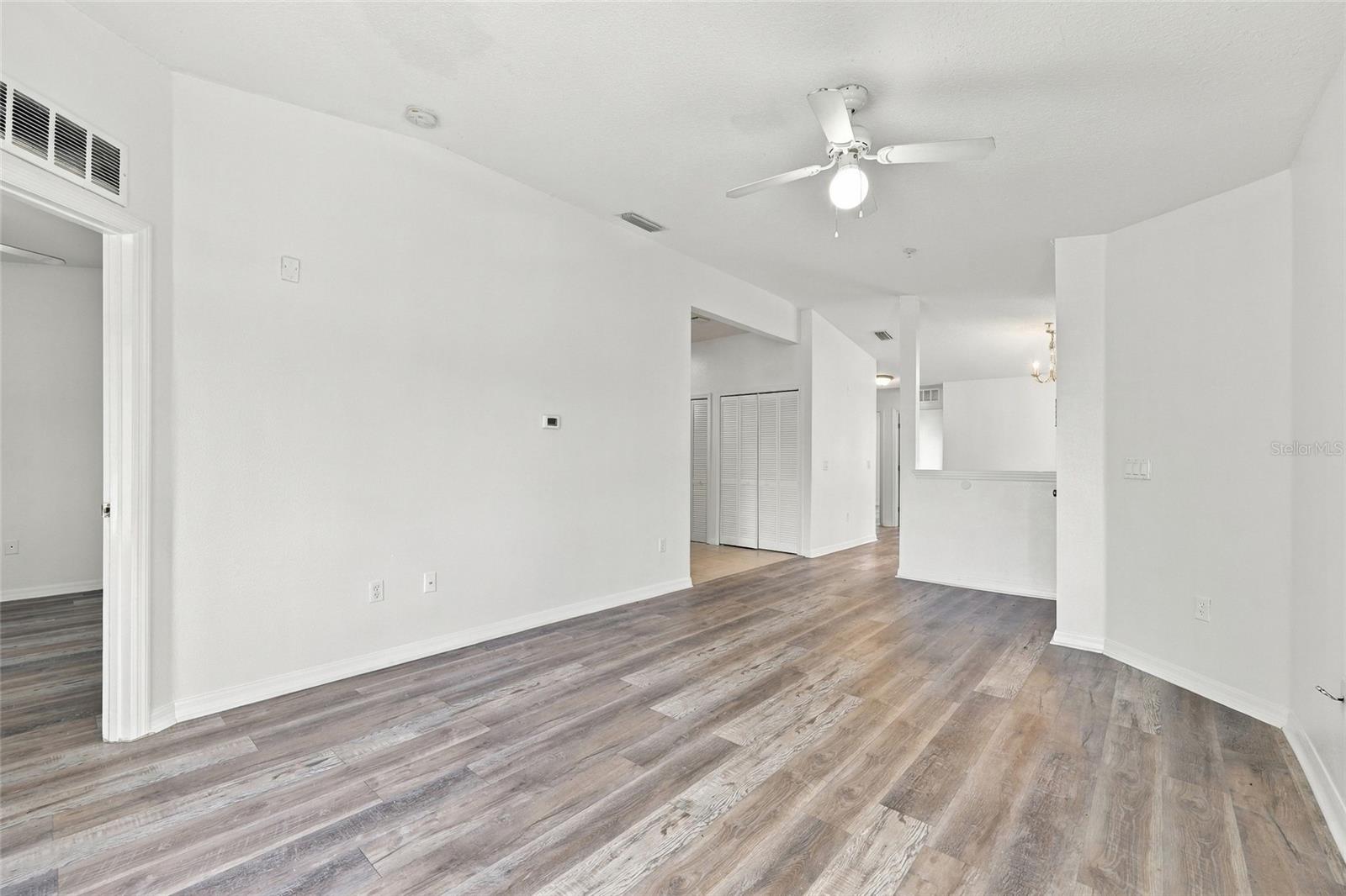 2718 Club Cortile Cir #b Property Photo 13