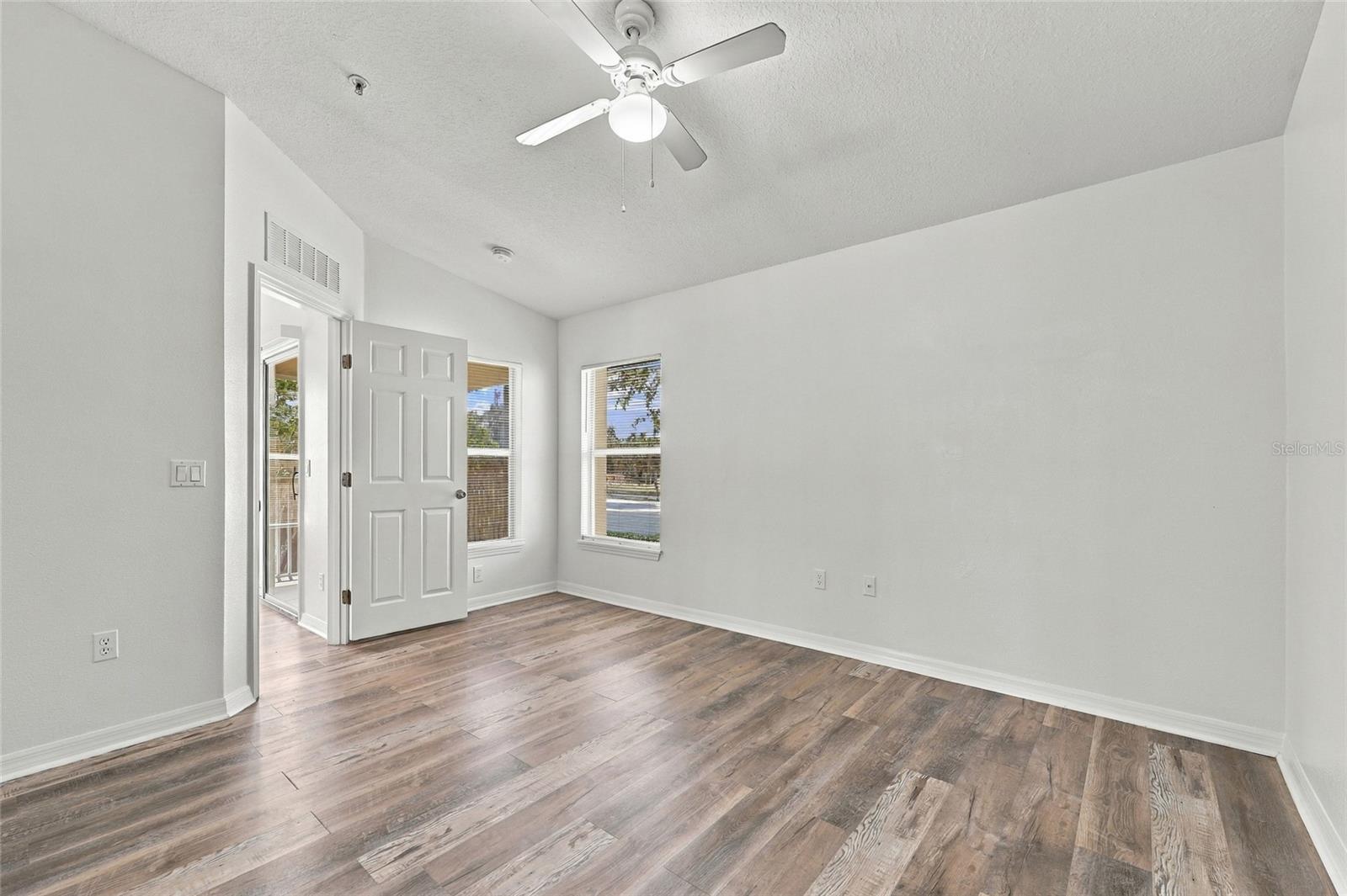 2718 Club Cortile Cir #b Property Photo 15