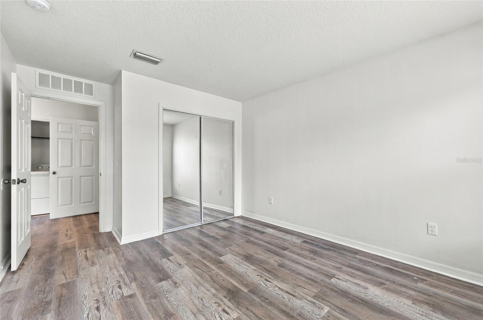 2718 Club Cortile Cir #b Property Photo 19