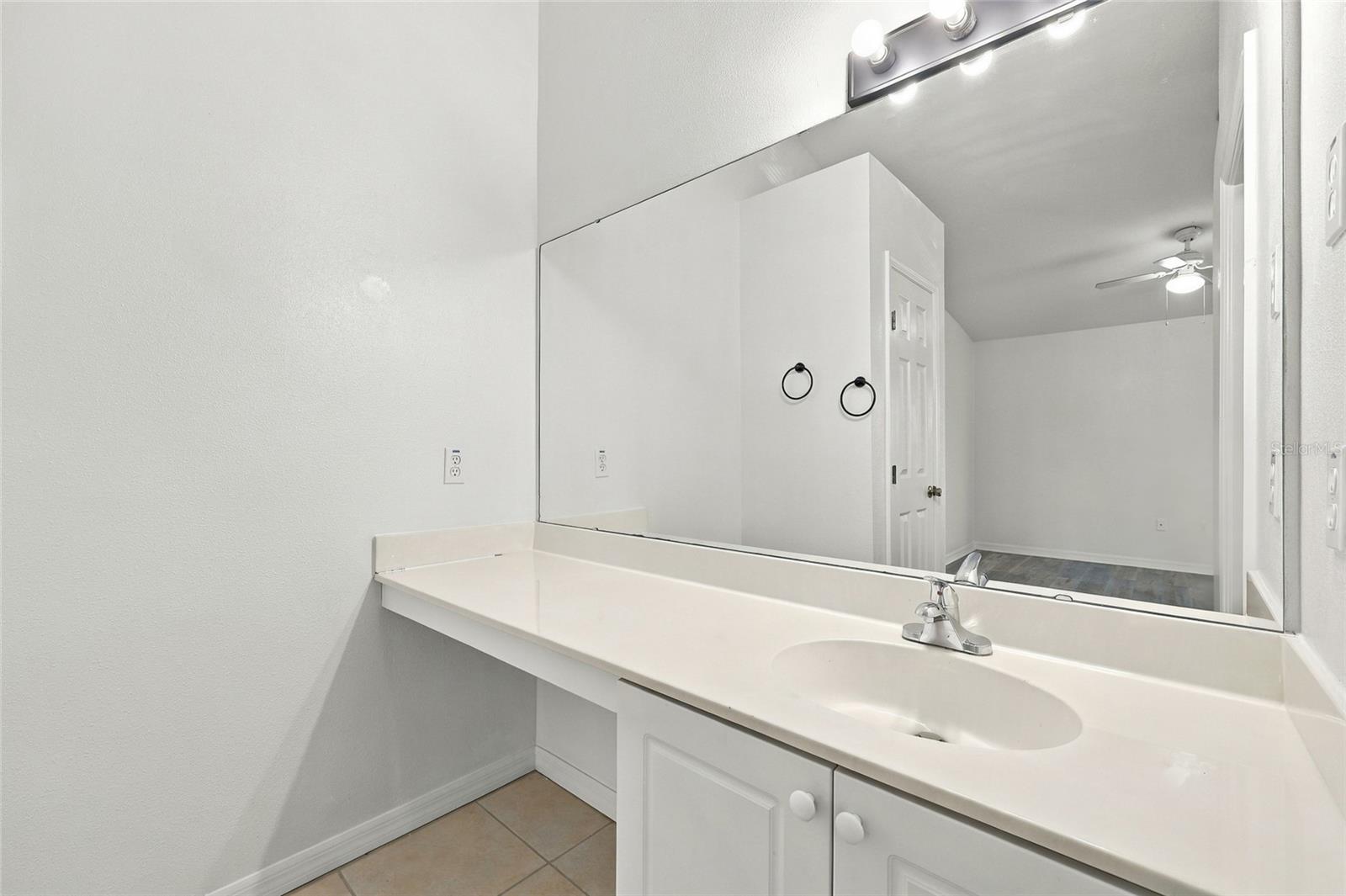 2718 Club Cortile Cir #b Property Photo 22