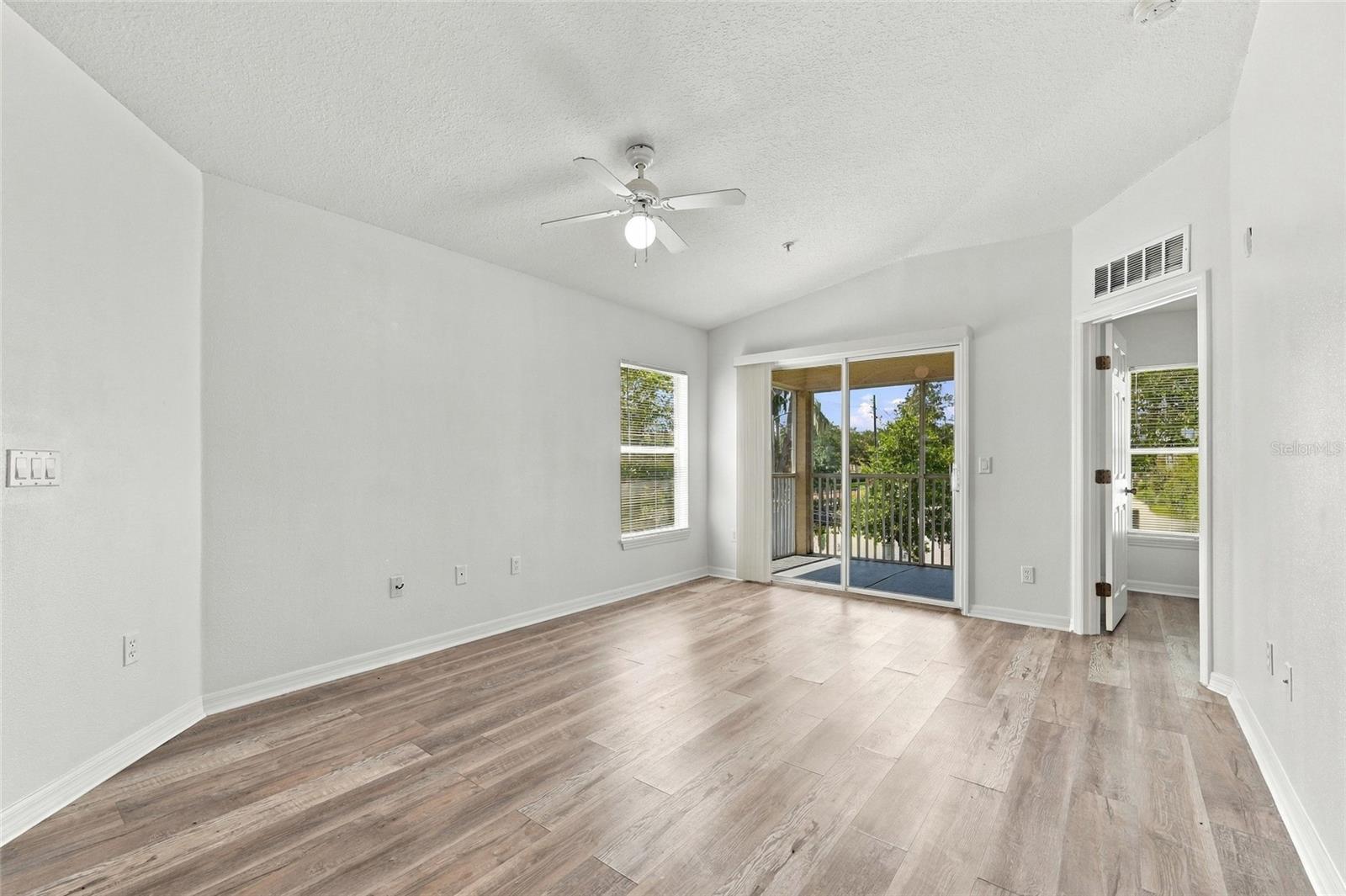 2718 Club Cortile Cir #b Property Photo 23