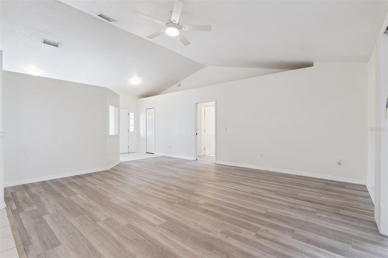 630 Park Valley Cir Property Photo 8