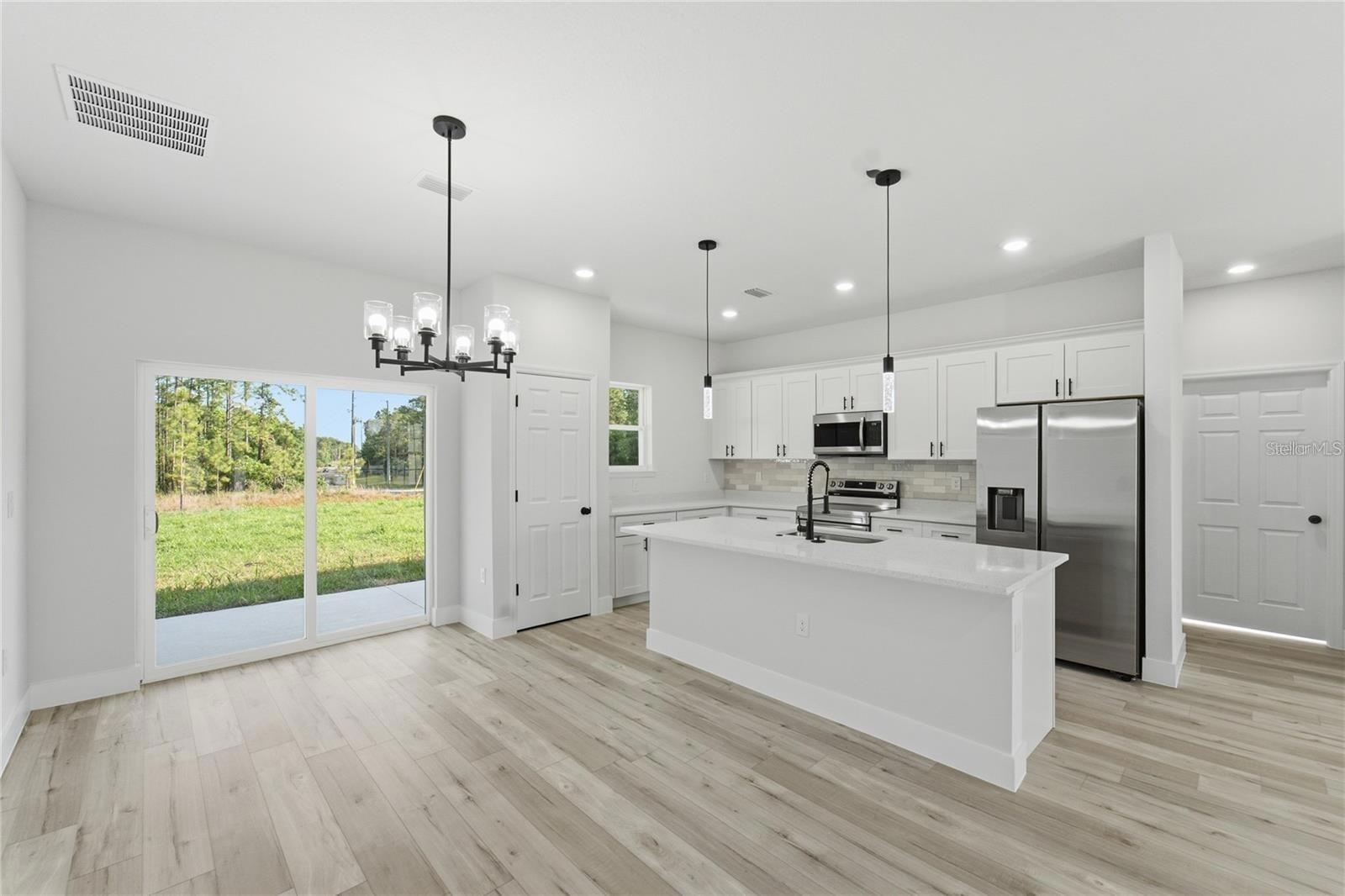 O6441939 Property Photo 5