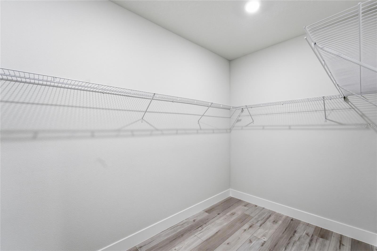 O6441939 Property Photo 10