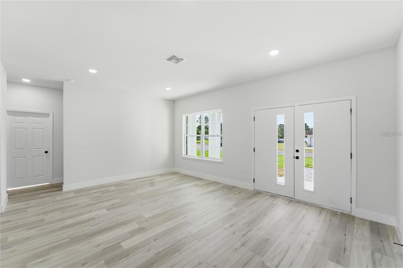 O6441939 Property Photo 15