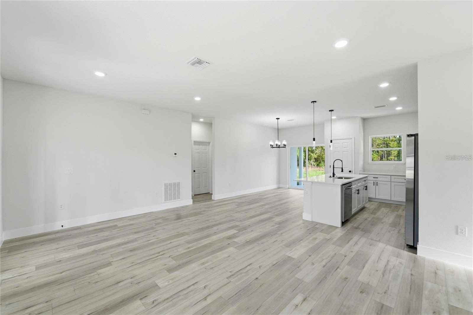 O6441939 Property Photo 16