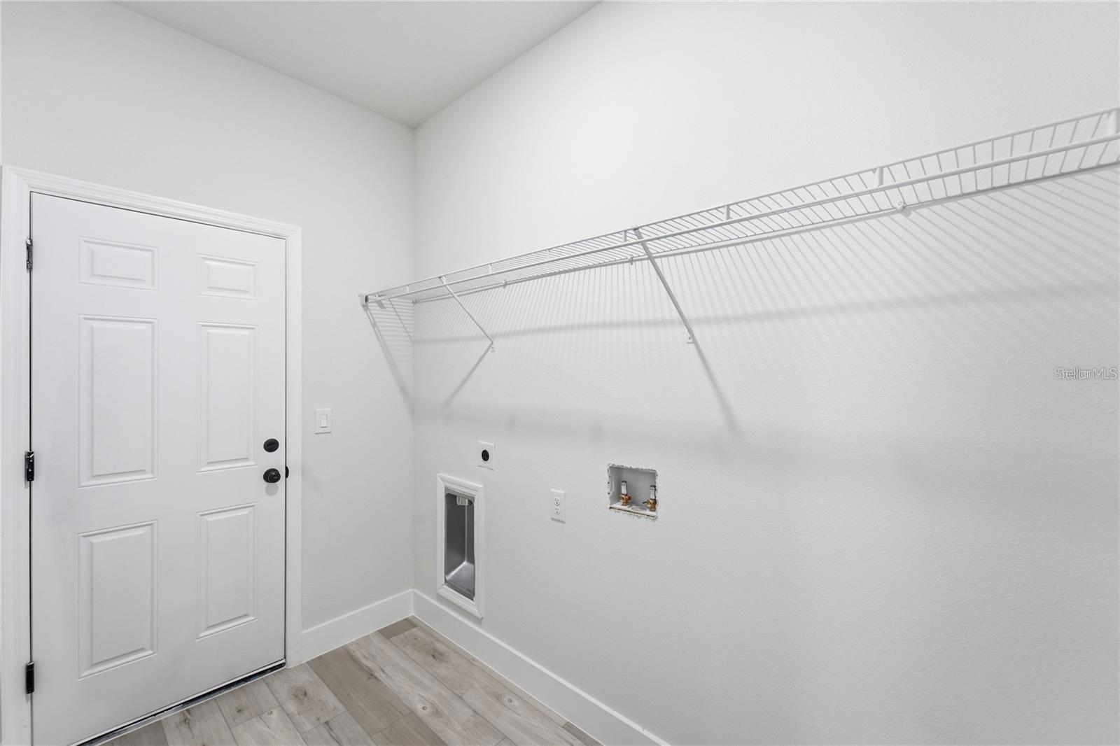 O6441939 Property Photo 18