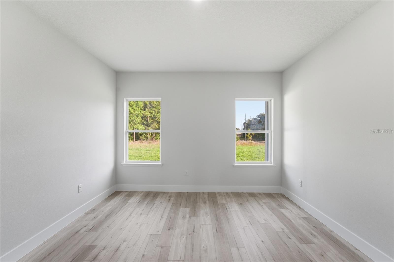 O6441939 Property Photo 19