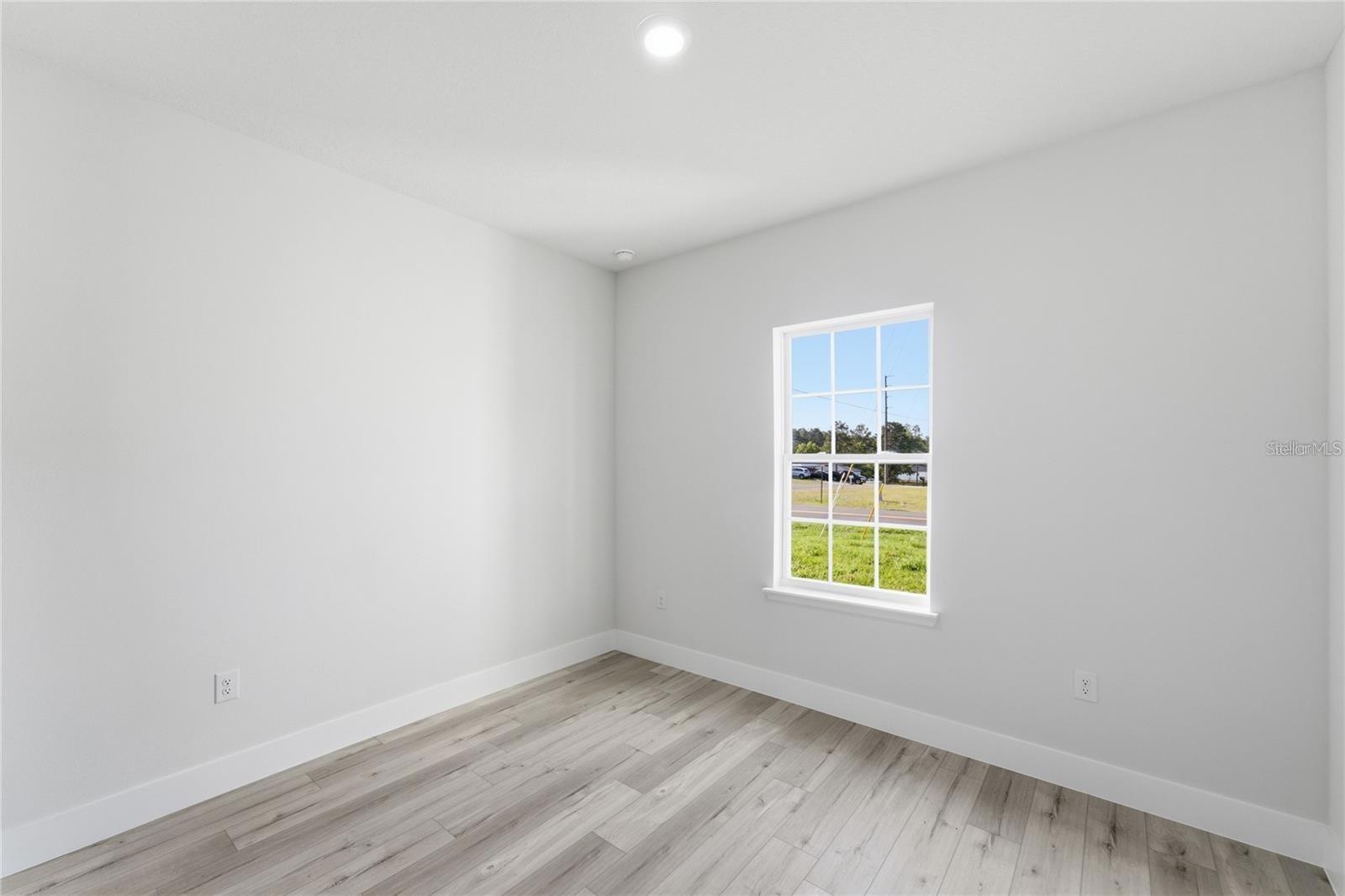 O6441939 Property Photo 21