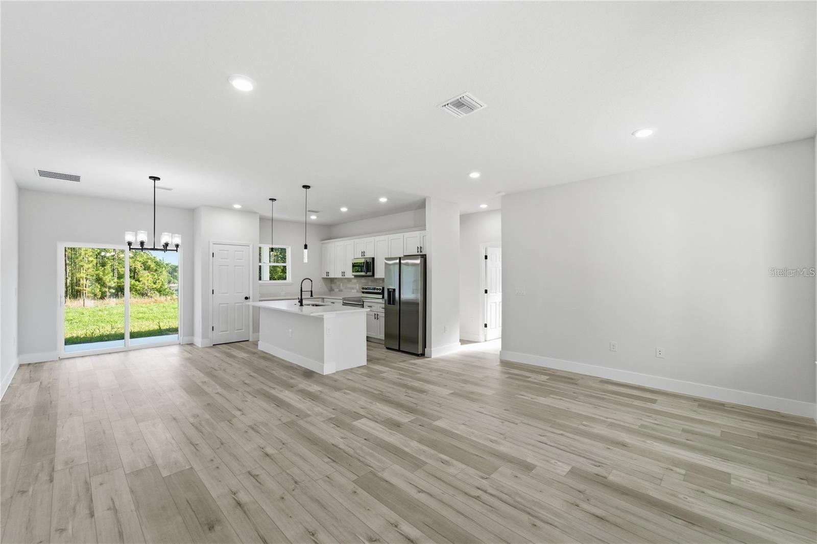 O6441939 Property Photo 22