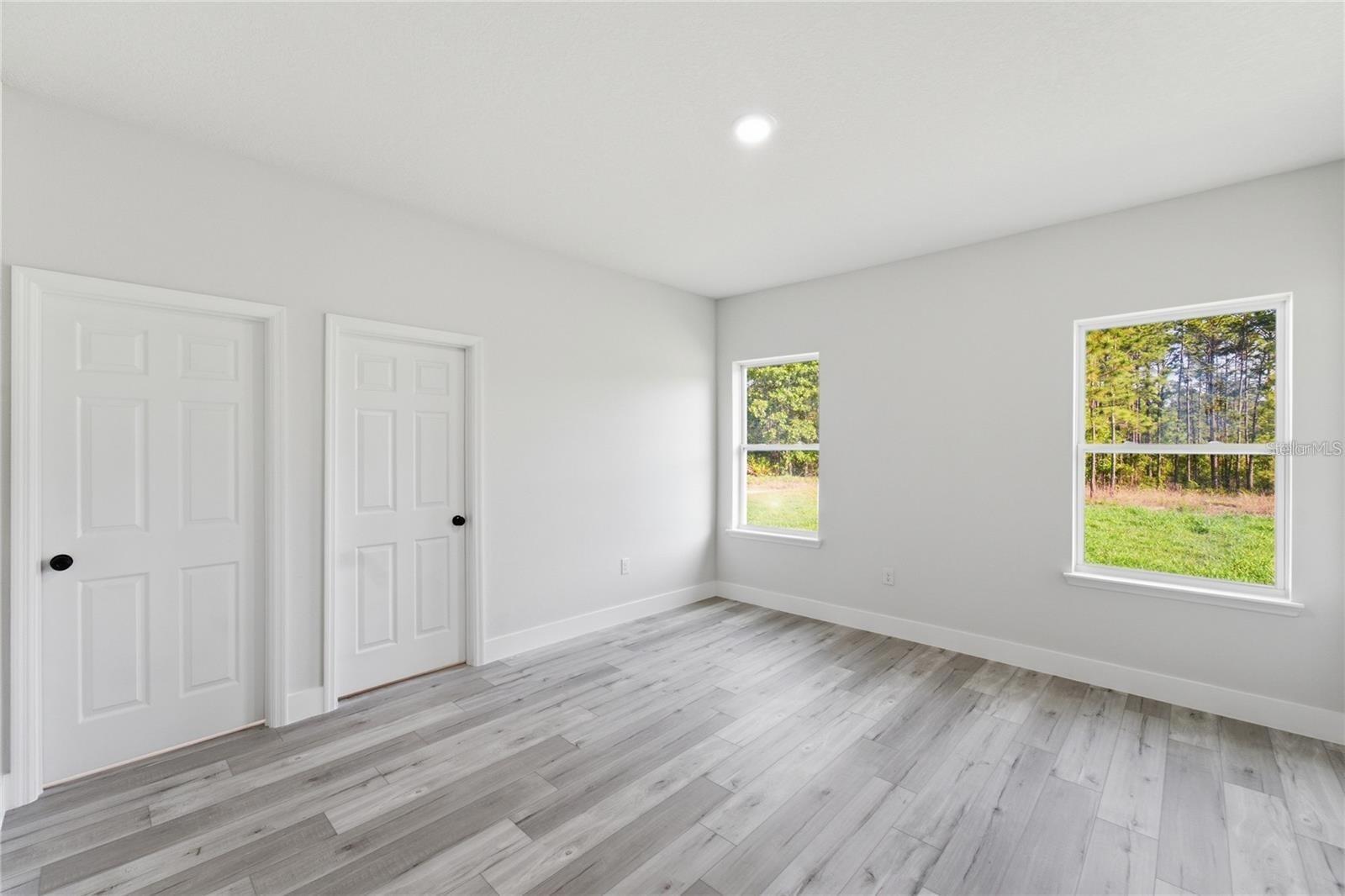 O6441939 Property Photo 24