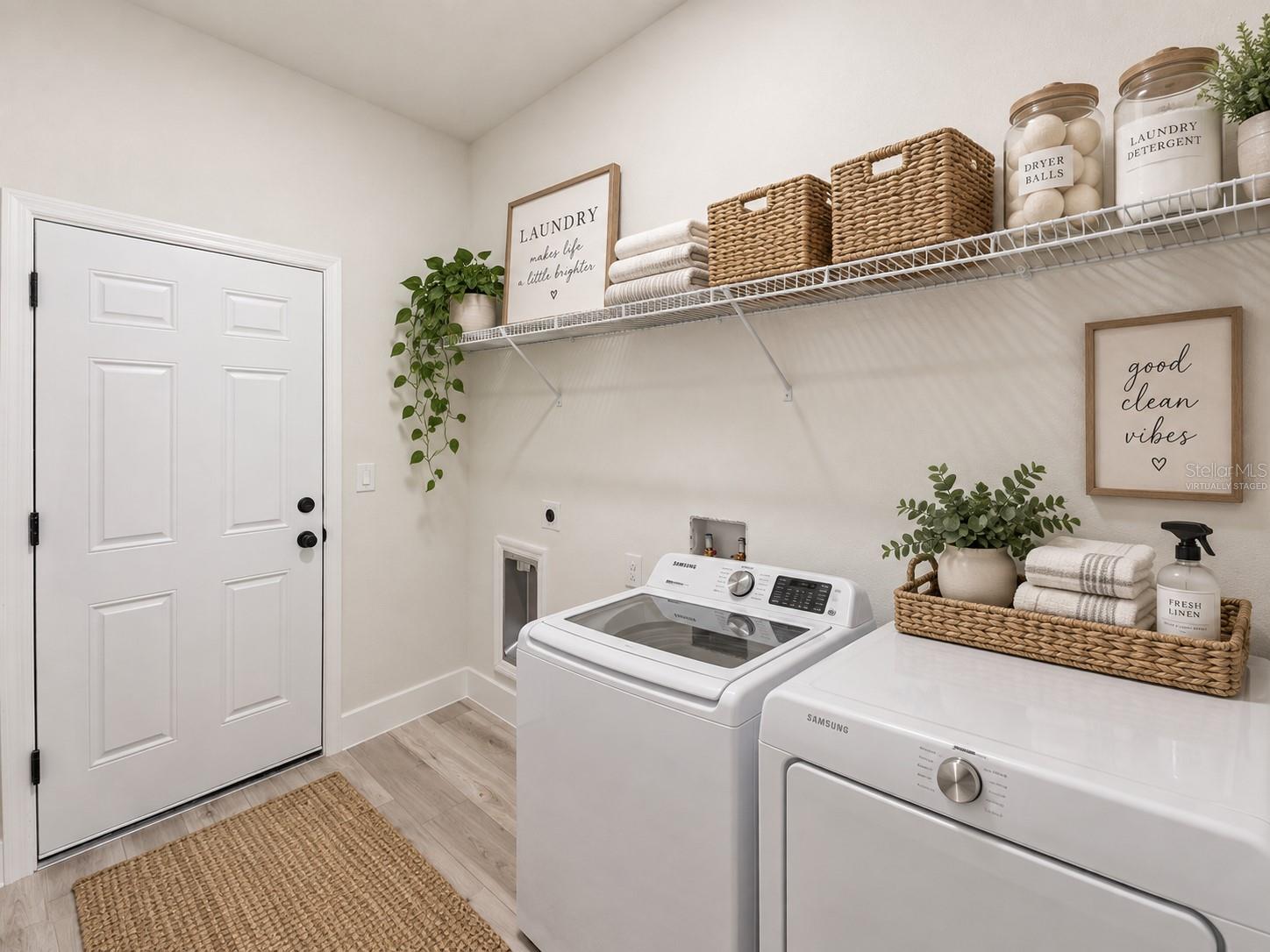 O6441939 Property Photo 30