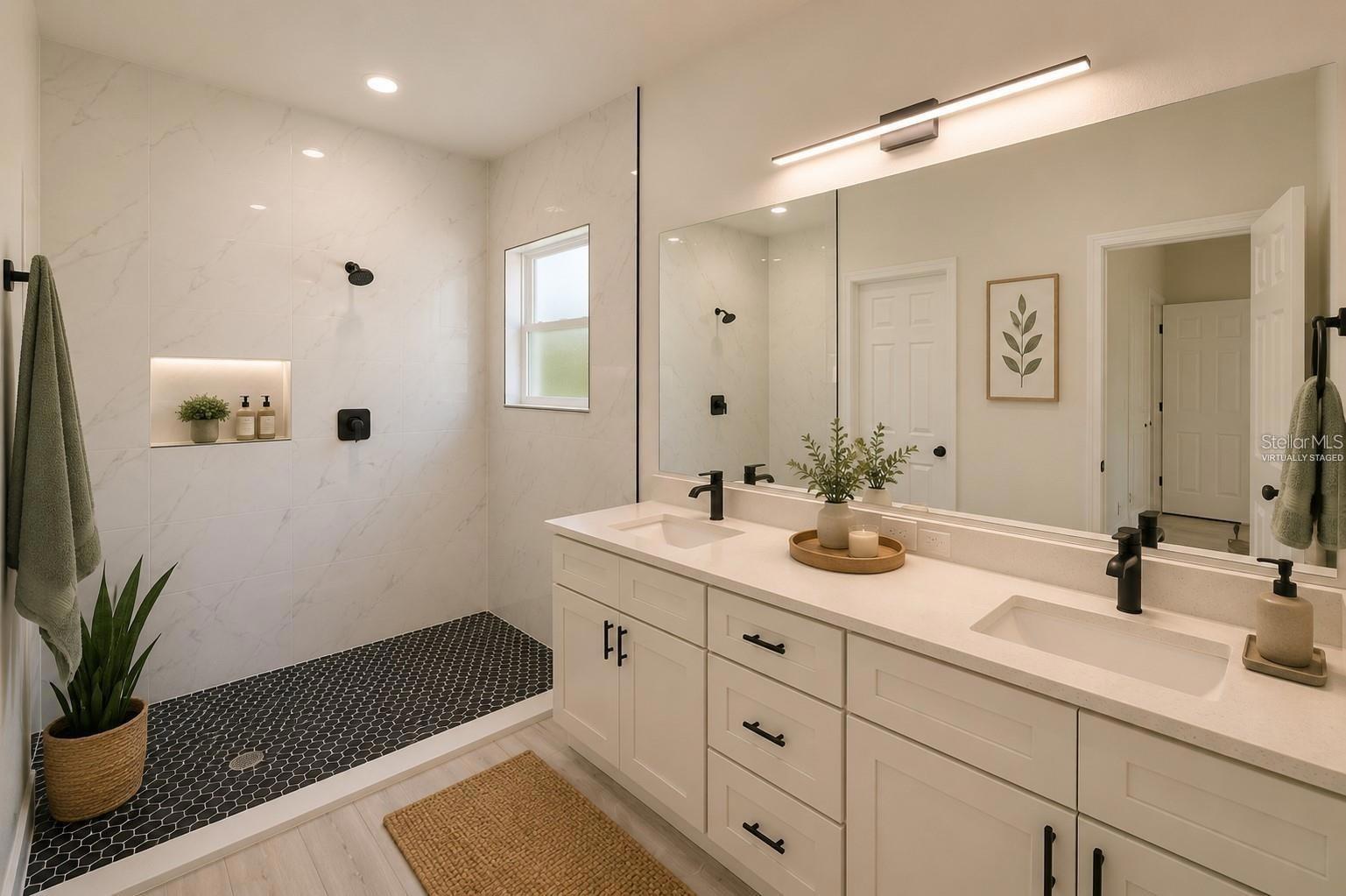 O6441939 Property Photo 41
