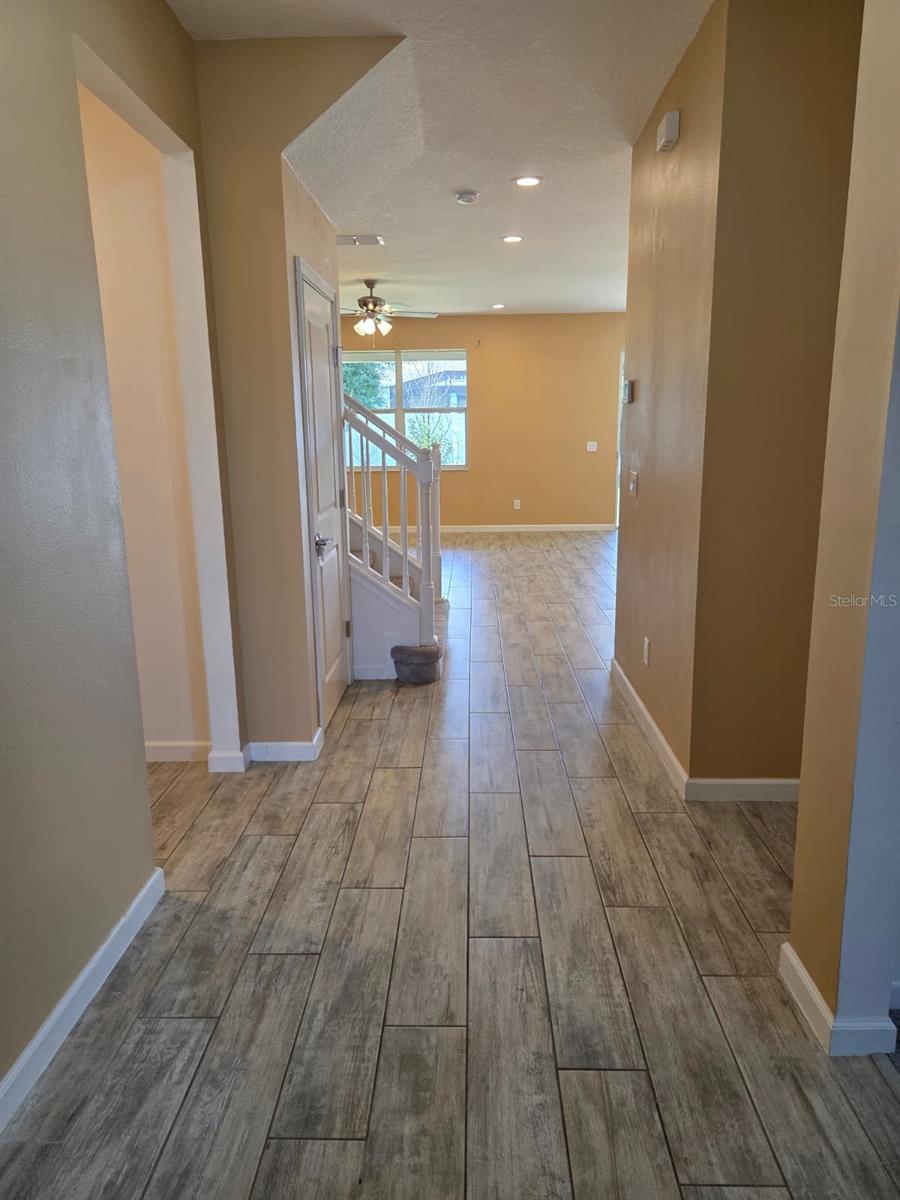 1116 Hendon Loop Property Photo 2