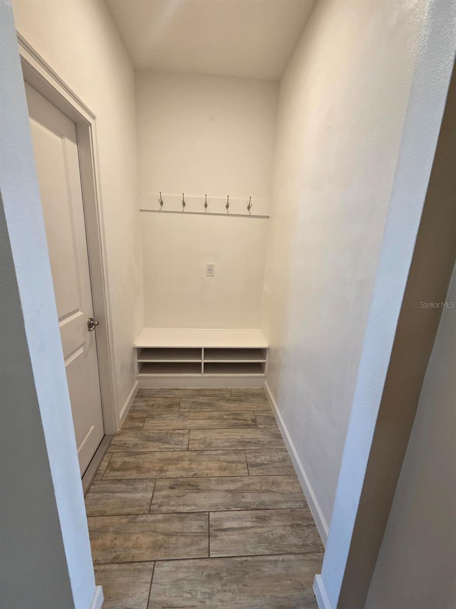 1116 Hendon Loop Property Photo 3