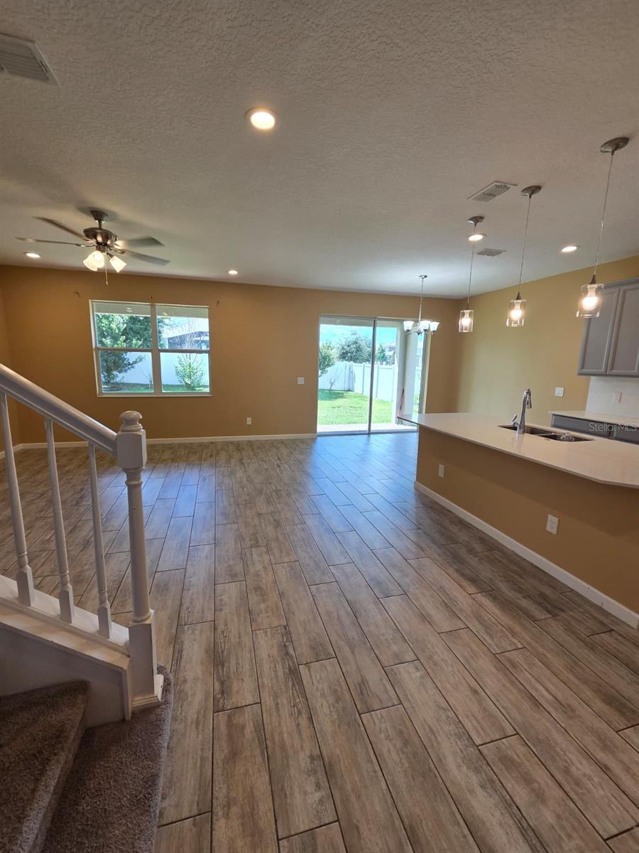 1116 Hendon Loop Property Photo 4
